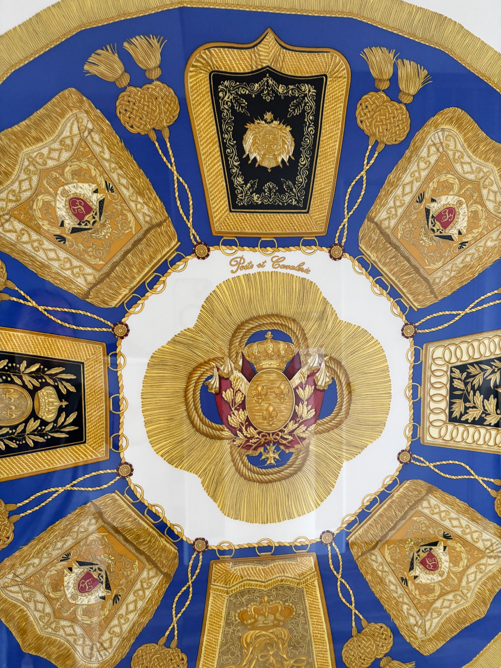 Hermès Poste Et Cavalerie Silk Scarf in Museum Acrylic Box, 1986 - 10