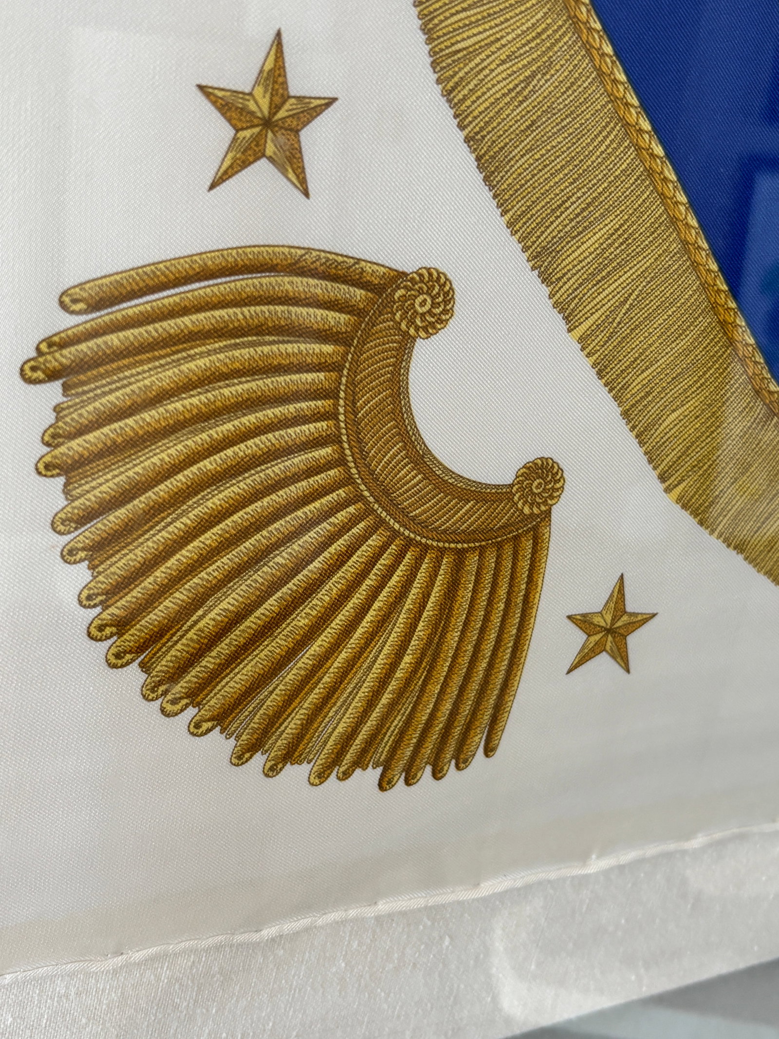 Hermès Poste Et Cavalerie Silk Scarf in Museum Acrylic Box, 1986 - 18