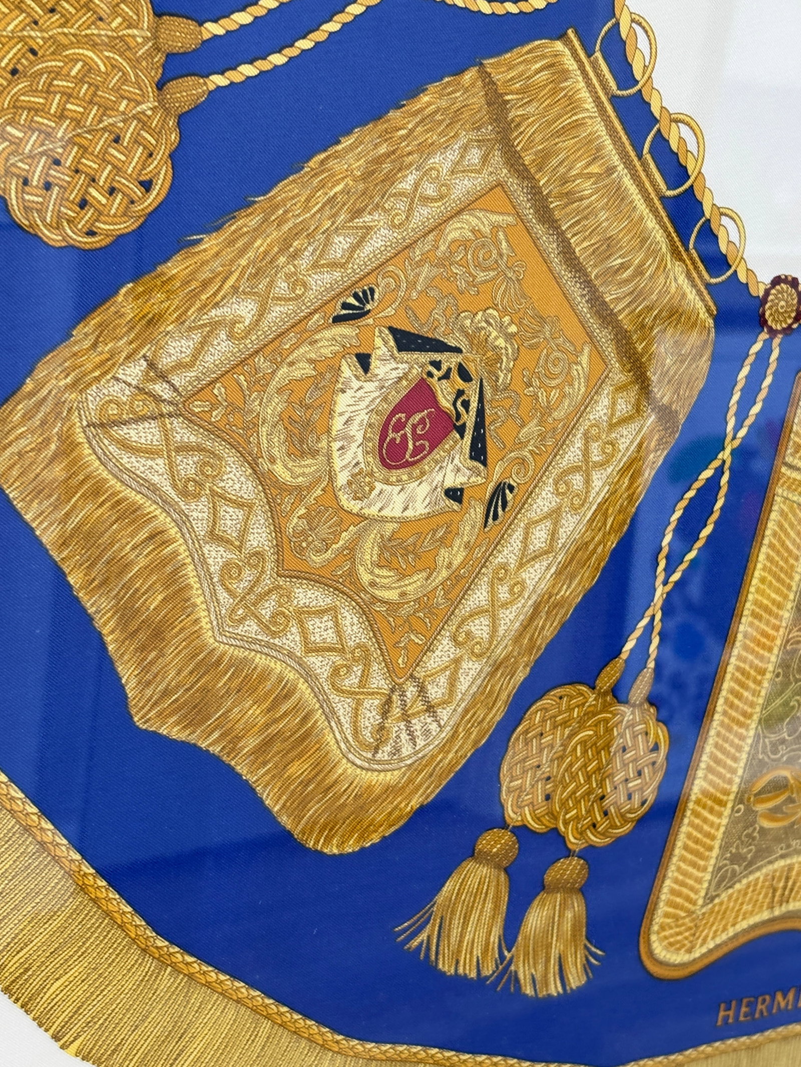 Hermès Poste Et Cavalerie Silk Scarf in Museum Acrylic Box, 1986 - 4