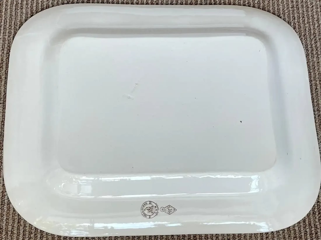 19th Century Melbourne' Graduating Aesthetic Movement Brown & White Ironstone - Set of 3 - 3