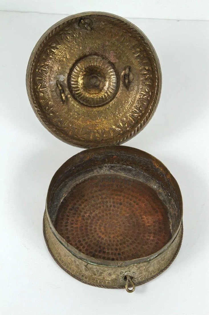 Asian Antique Brass Betel Nut Pandan Box With Lid, Northern India 19th C. - 3