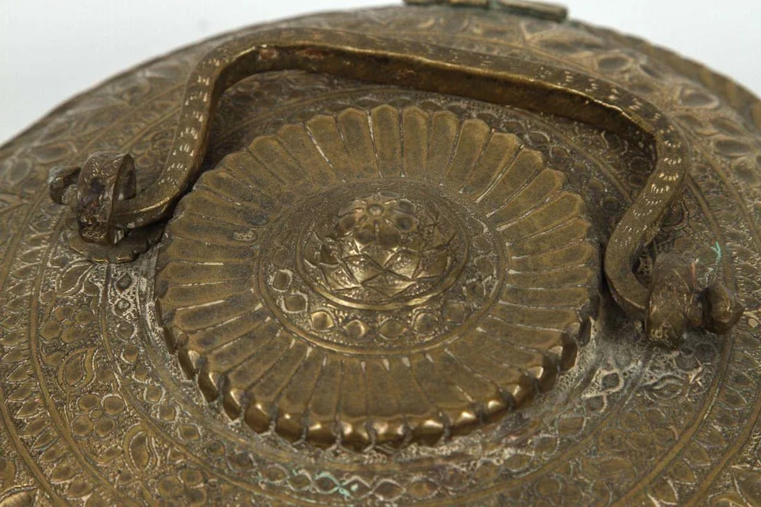 Asian Antique Brass Betel Nut Pandan Box With Lid, Northern India 19th C. - 9