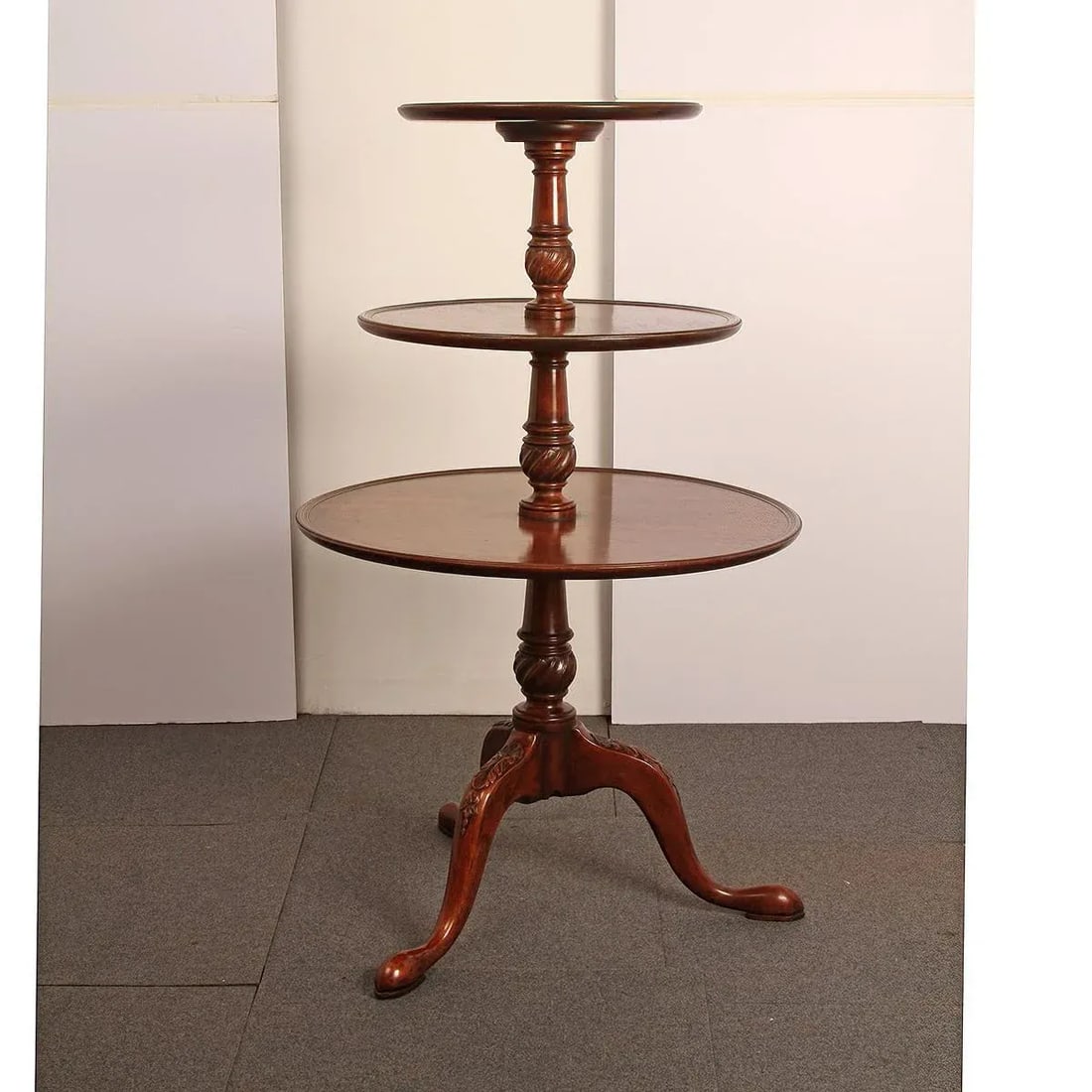 Late 18th Century George II Mahogany Dumbwaiter - 2