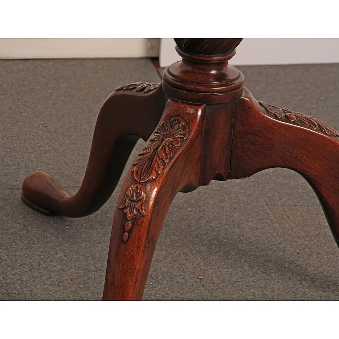 Late 18th Century George II Mahogany Dumbwaiter - 7