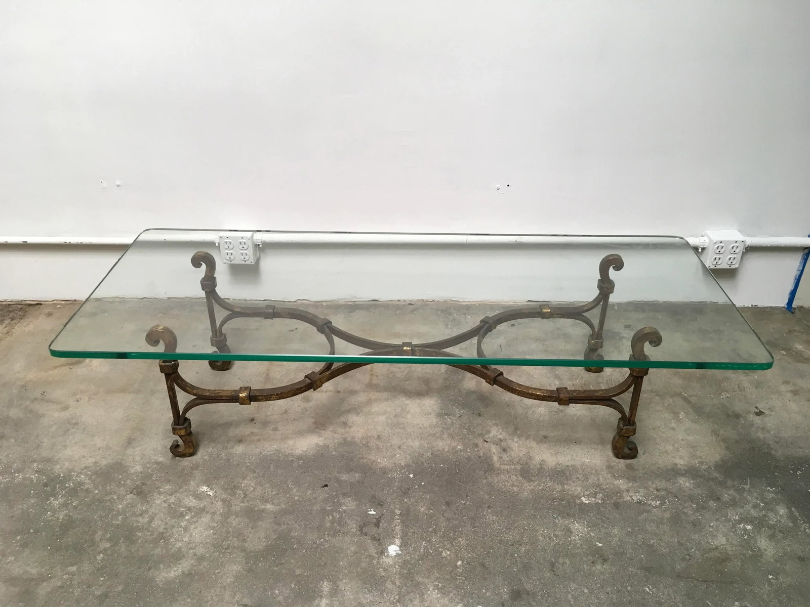 Gilded Iron Coffee Table Attributed to Arturo Pani – Mexican Modernism, Circa 1950s - 3