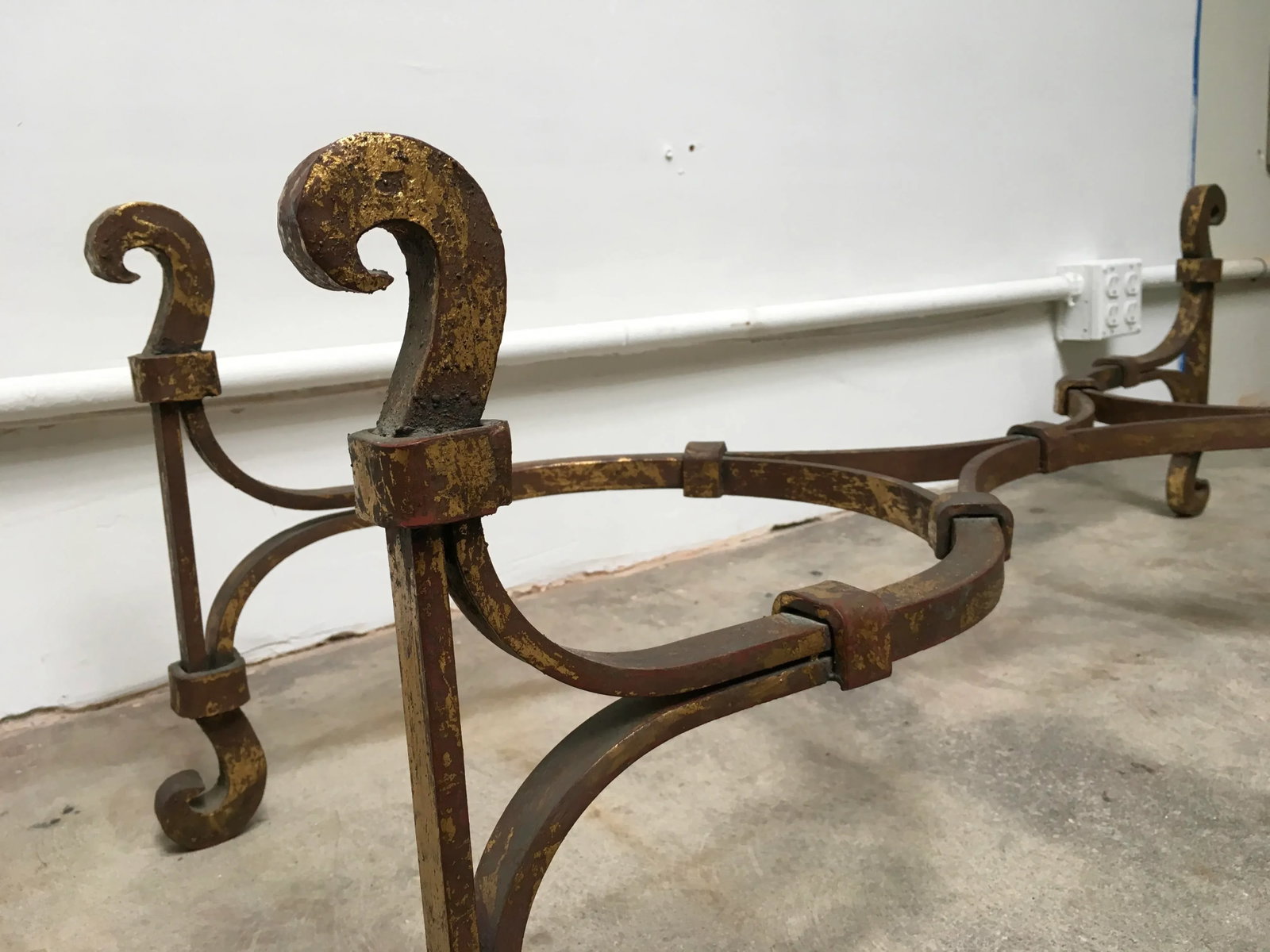Gilded Iron Coffee Table Attributed to Arturo Pani – Mexican Modernism, Circa 1950s - 5
