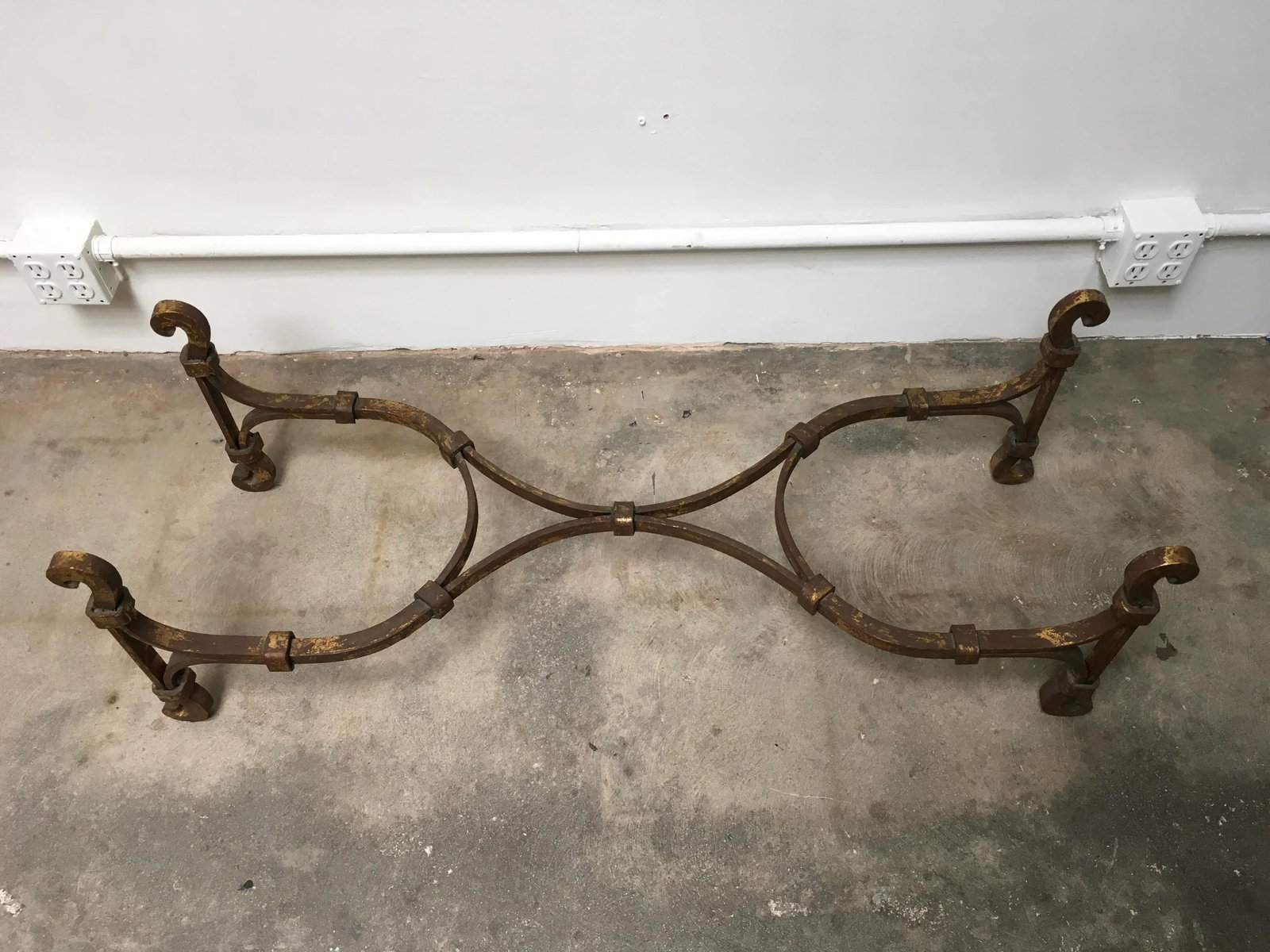 Gilded Iron Coffee Table Attributed to Arturo Pani – Mexican Modernism, Circa 1950s - 8