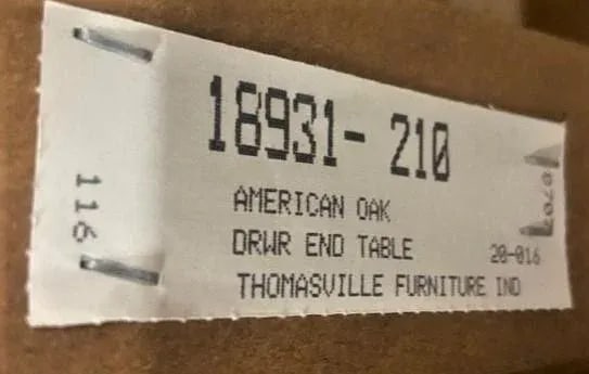 Pair of Thomasville Vintage Solid Oak Queen Anne Side Tables Late 20th Century - 6