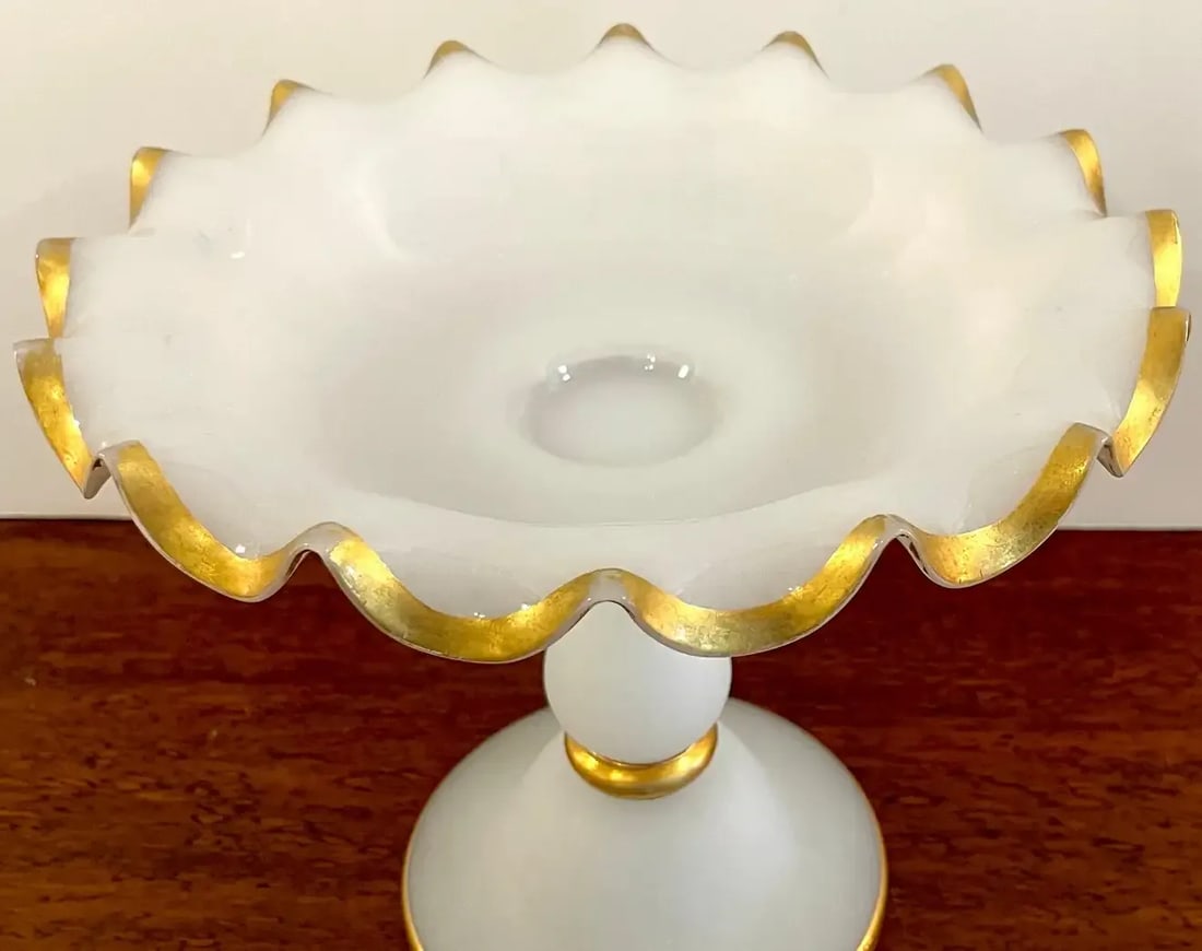 19th Century French Gilt White Opaline Compote / Tazza - 2