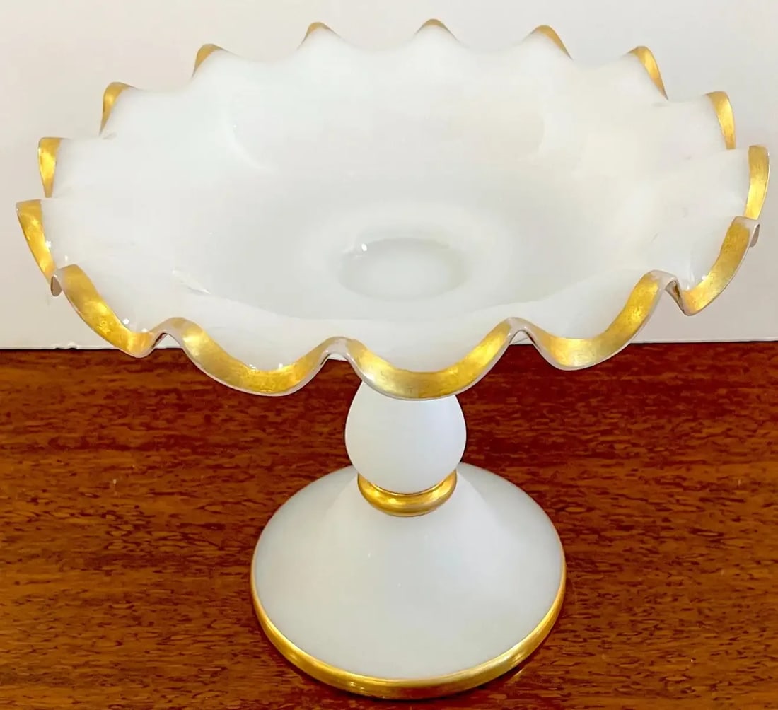19th Century French Gilt White Opaline Compote / Tazza - 4