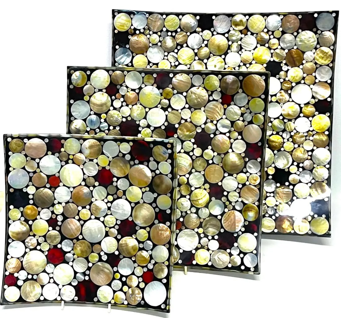 Late 20th Century Colorful Graduated Inlaid Shell 'Dots Obsession' Pattern Concave Trays - Set of 3 - 11