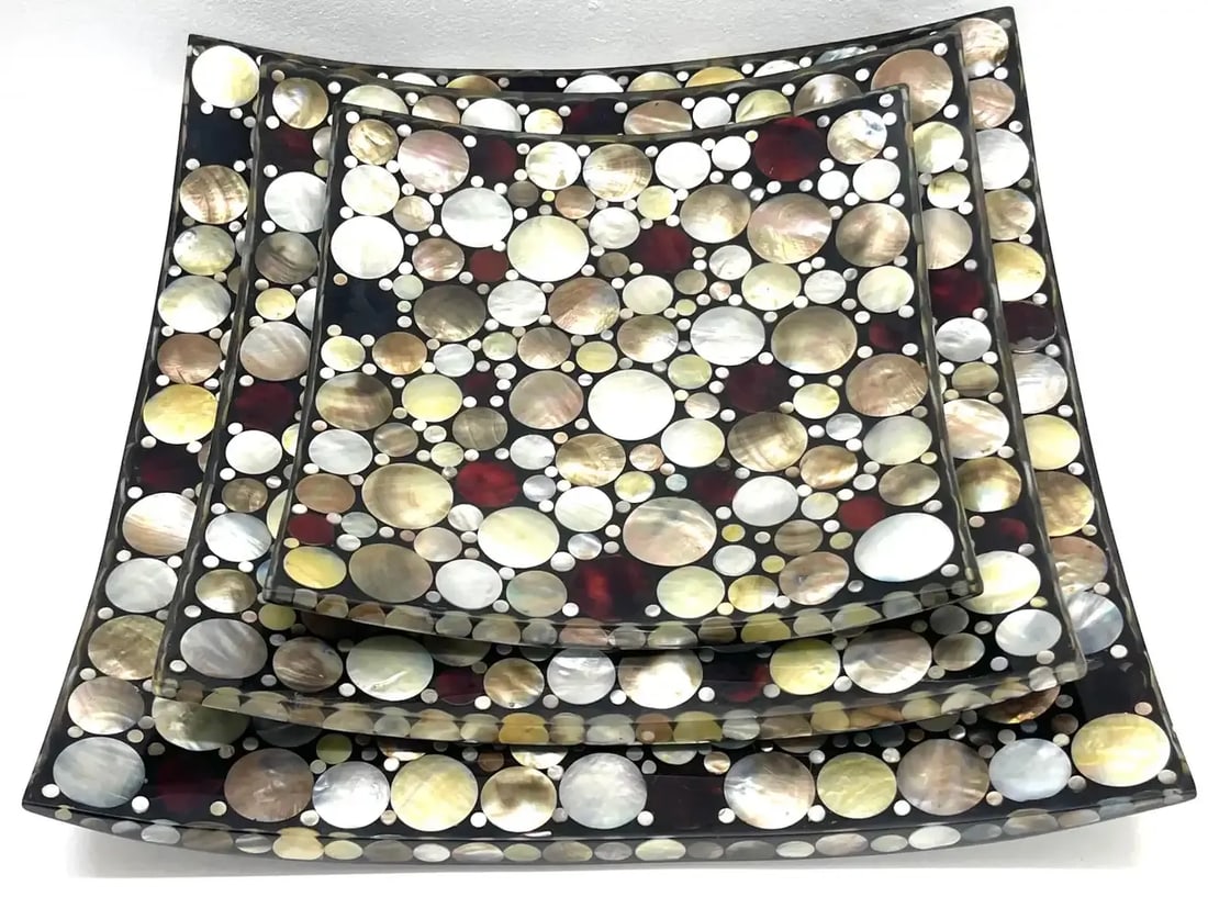 Late 20th Century Colorful Graduated Inlaid Shell 'Dots Obsession' Pattern Concave Trays - Set of 3 - 8