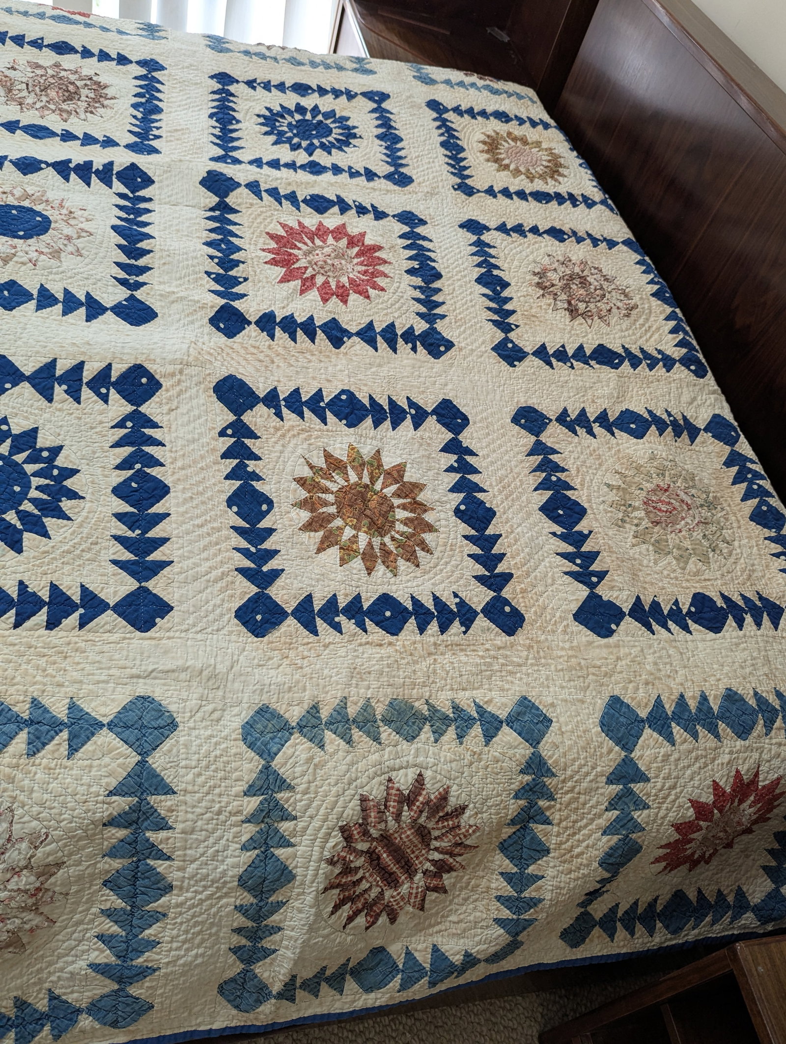 Antique Late 1800s Quilt of Mariner's Compass Pattern -Exceptionally Large Size for the Time - 4