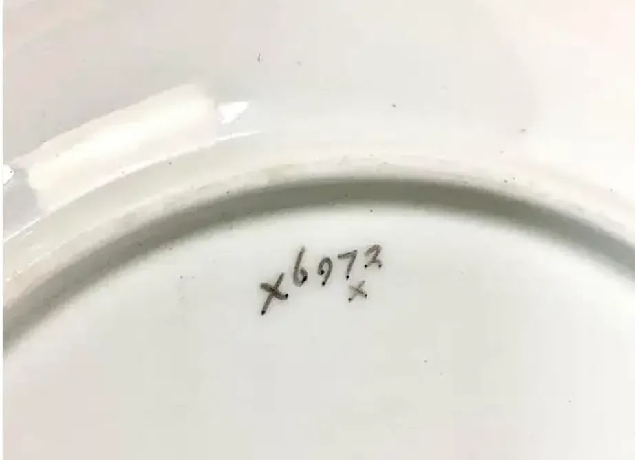 Set of Seven Late 19th/Early 20th Century Wedgwood Bone China Soup Bowls - 10