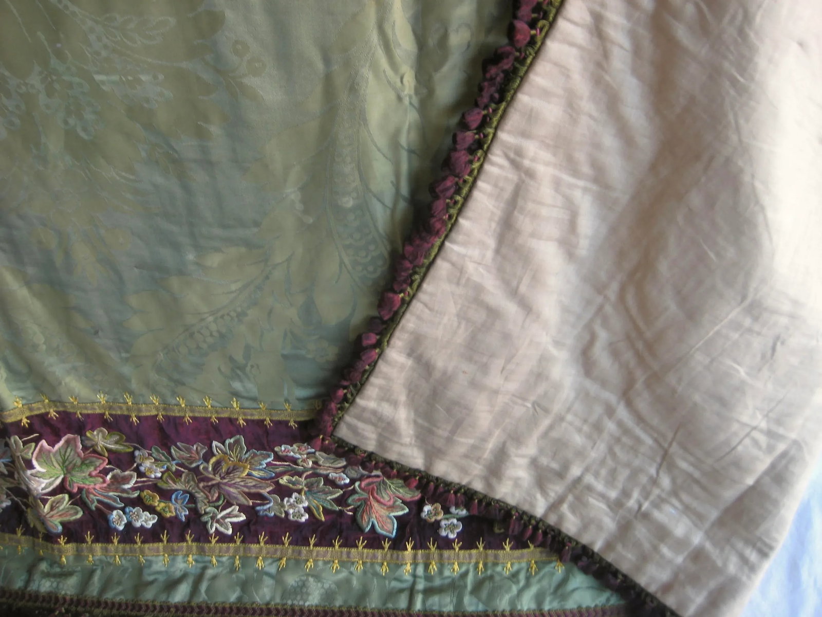 Large Late 19th Century Silk Embroidered Tablecloth Napoleon III - 10
