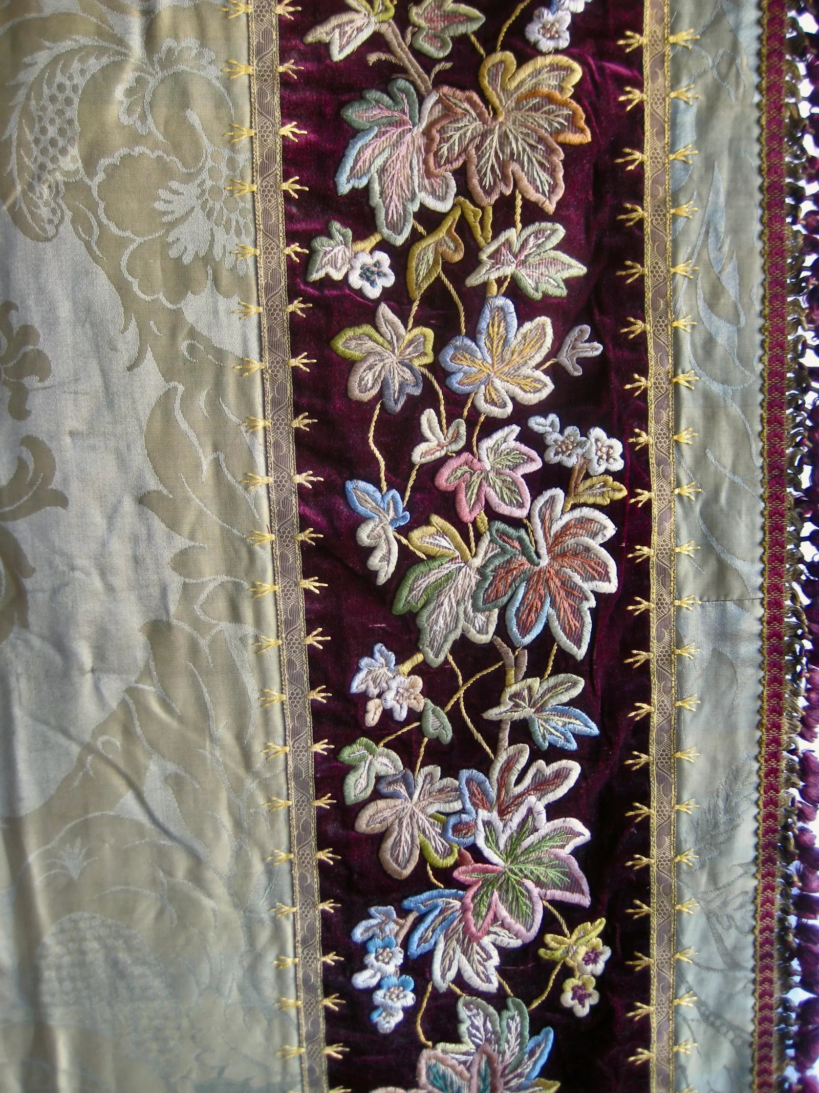 Large Late 19th Century Silk Embroidered Tablecloth Napoleon III - 2