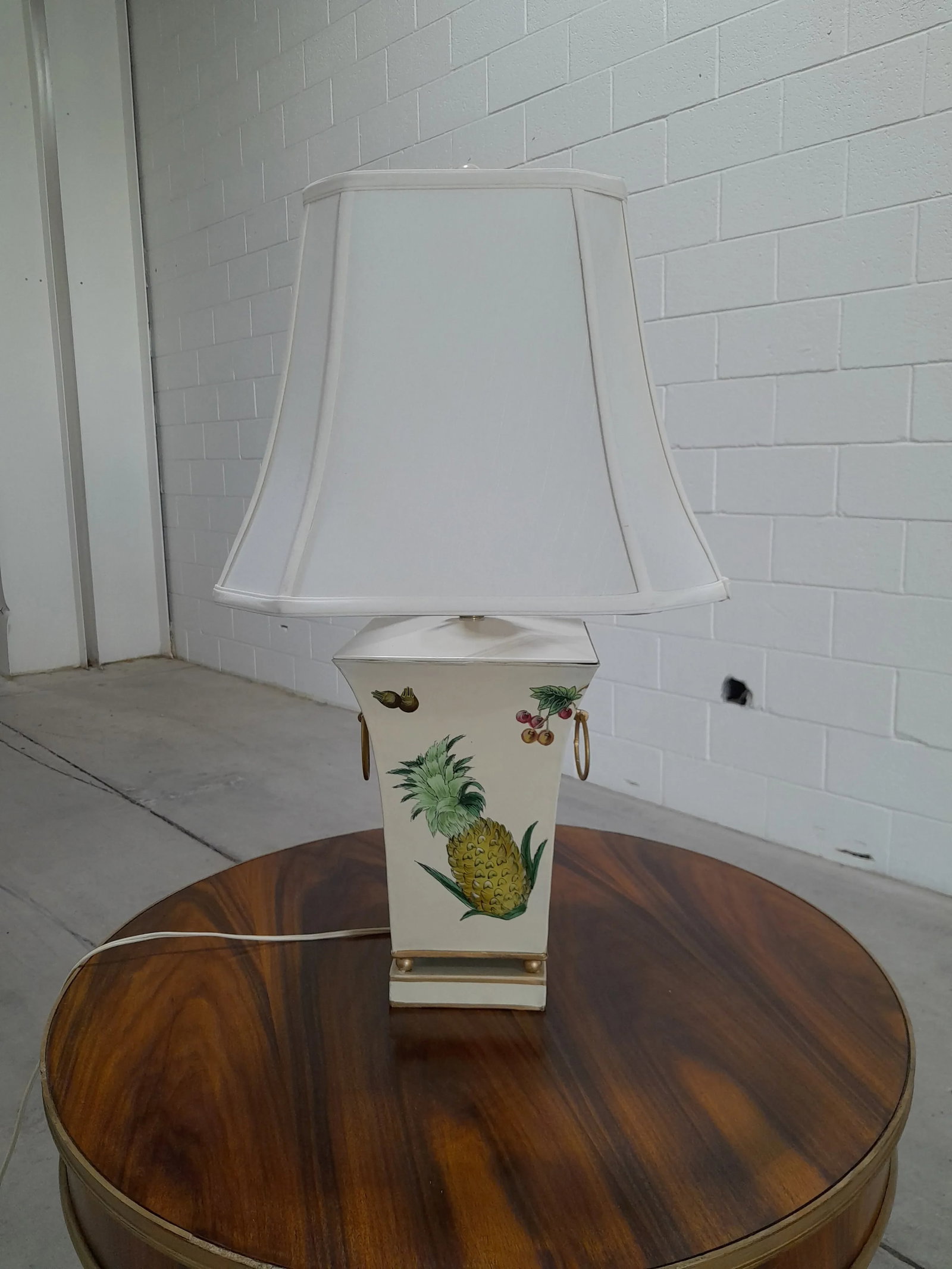 1990s Scully & Scully Style French Country Pineapple and Floral Table Lamp With Silk Shade - 7