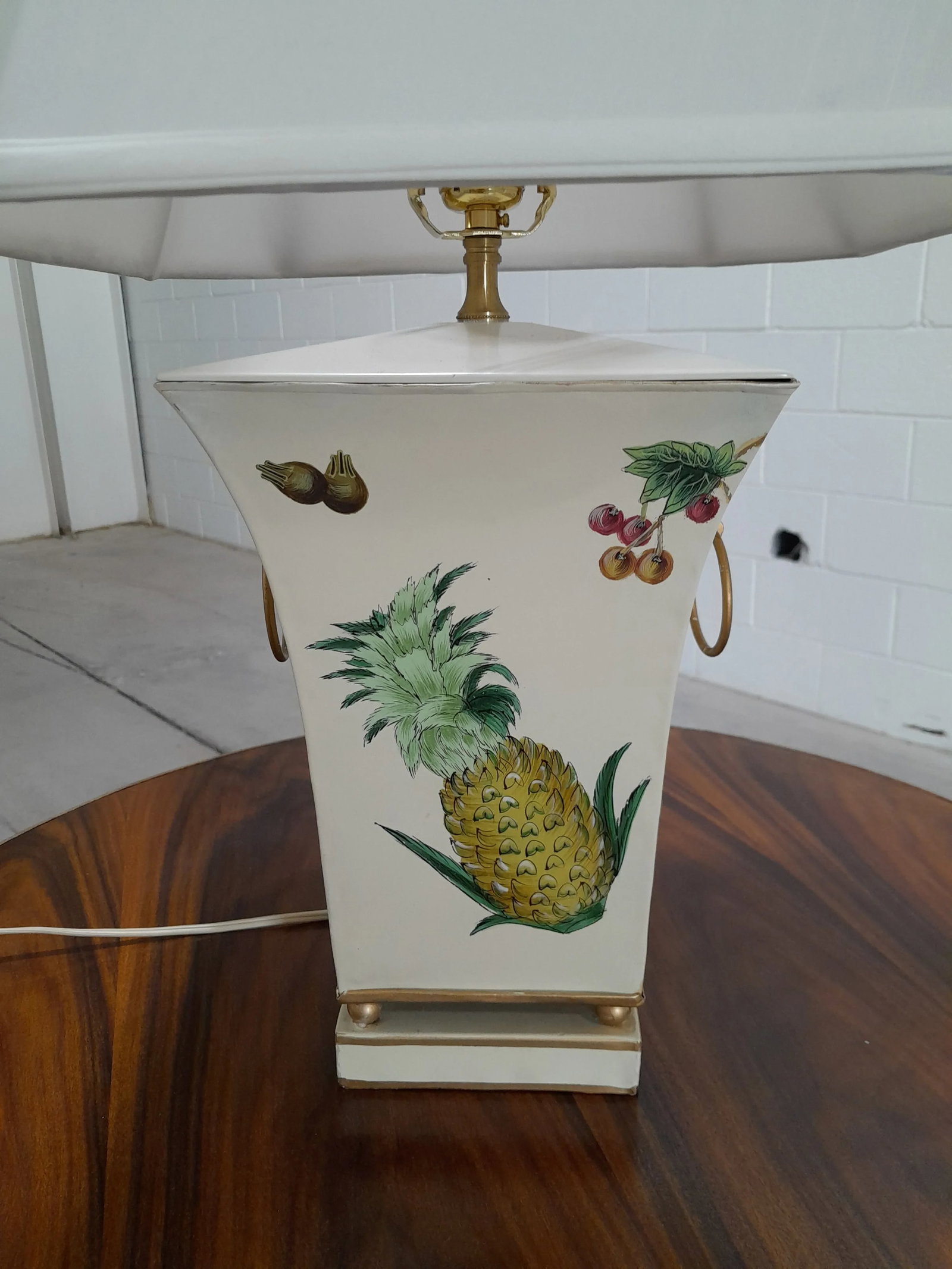 1990s Scully & Scully Style French Country Pineapple and Floral Table Lamp With Silk Shade - 8