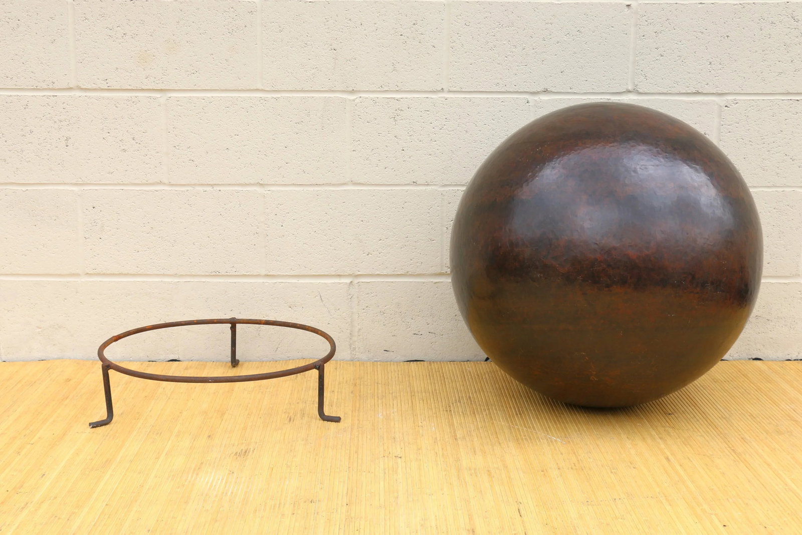 1980s Vintage Pair of Copper Spheres Sculptures by Robert Kuo - 7