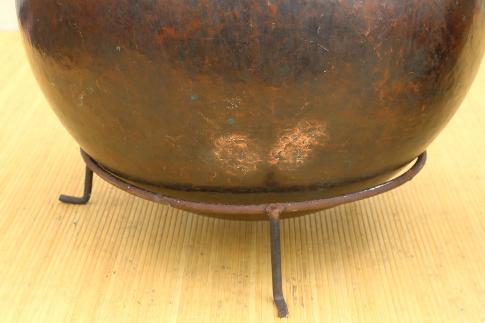 1980s Vintage Pair of Copper Spheres Sculptures by Robert Kuo - 9