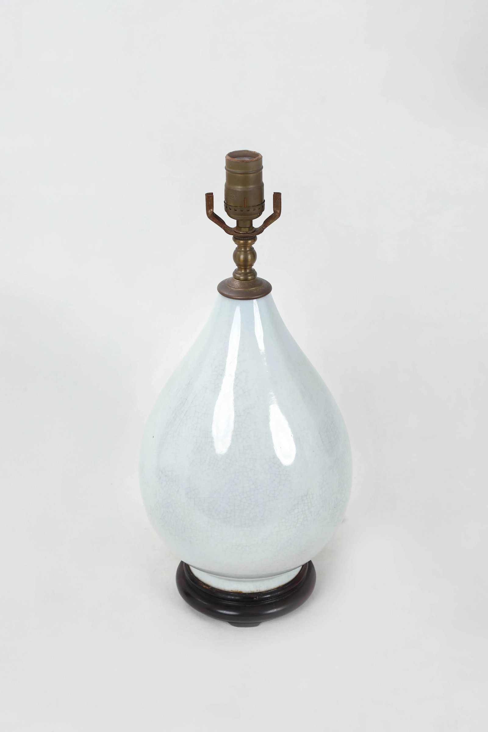 1980s Traditional Teardrop Blanc De Chine Porcelain White Crackle Vase - 4