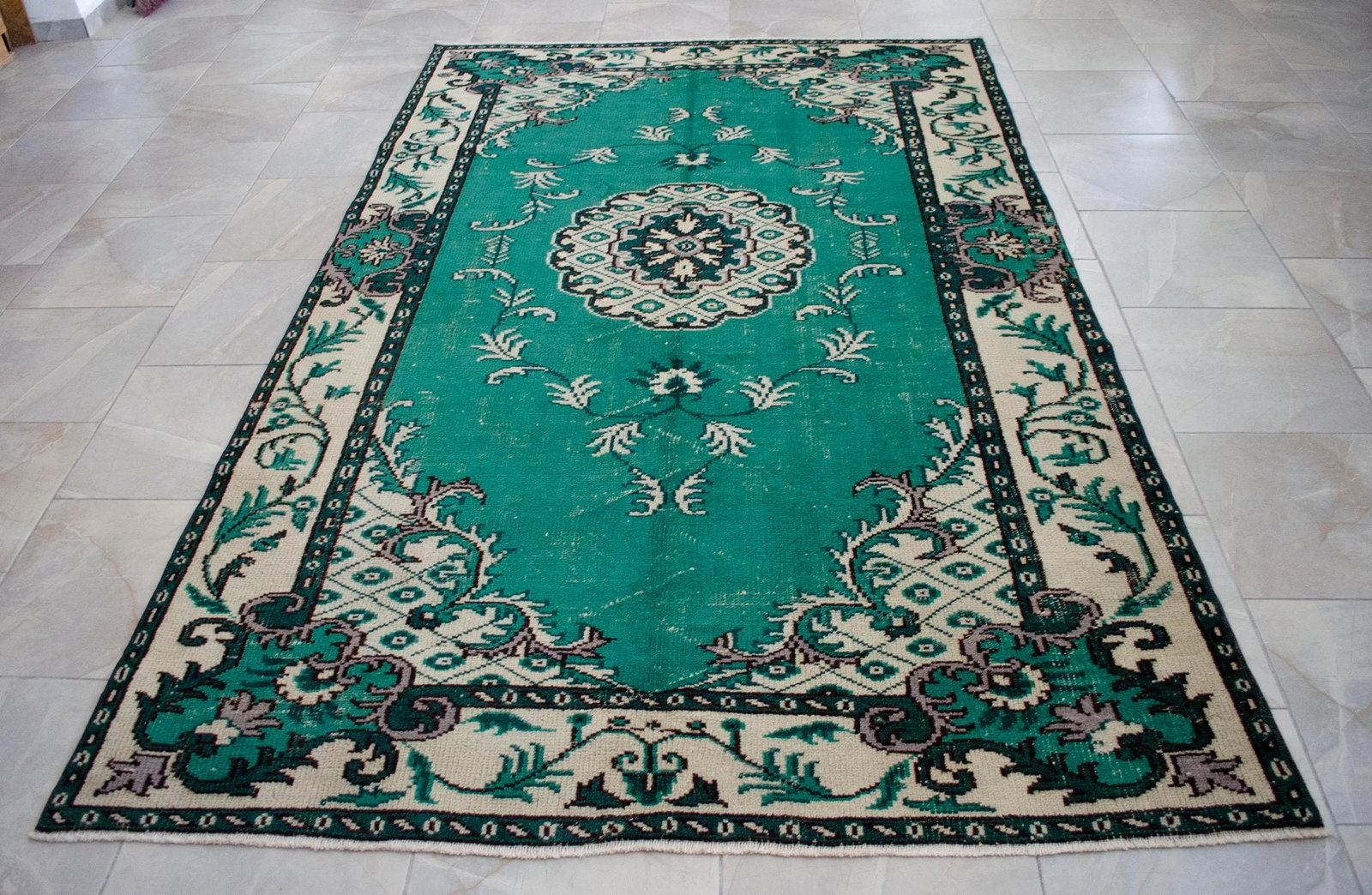 Vintage Turkish Hand Knotted Area Rug - 5"²5"³ × 8"²9"³ - 4