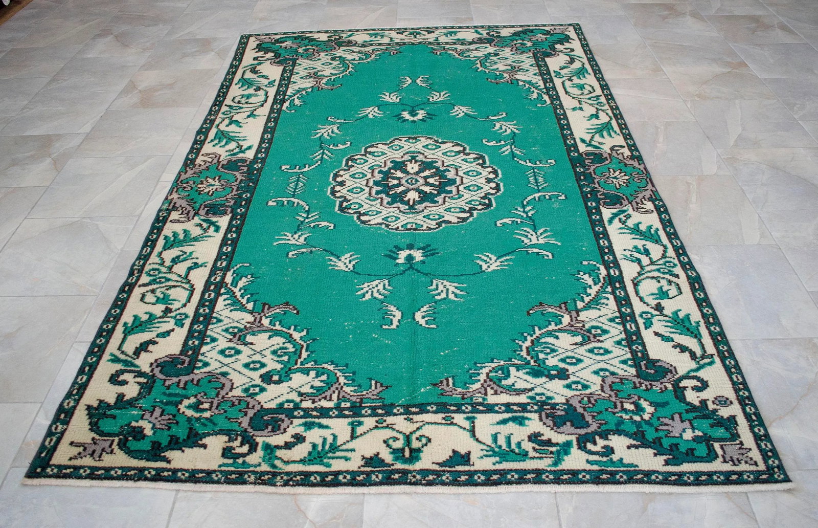 Vintage Turkish Hand Knotted Area Rug - 5"²5"³ × 8"²9"³ - 6