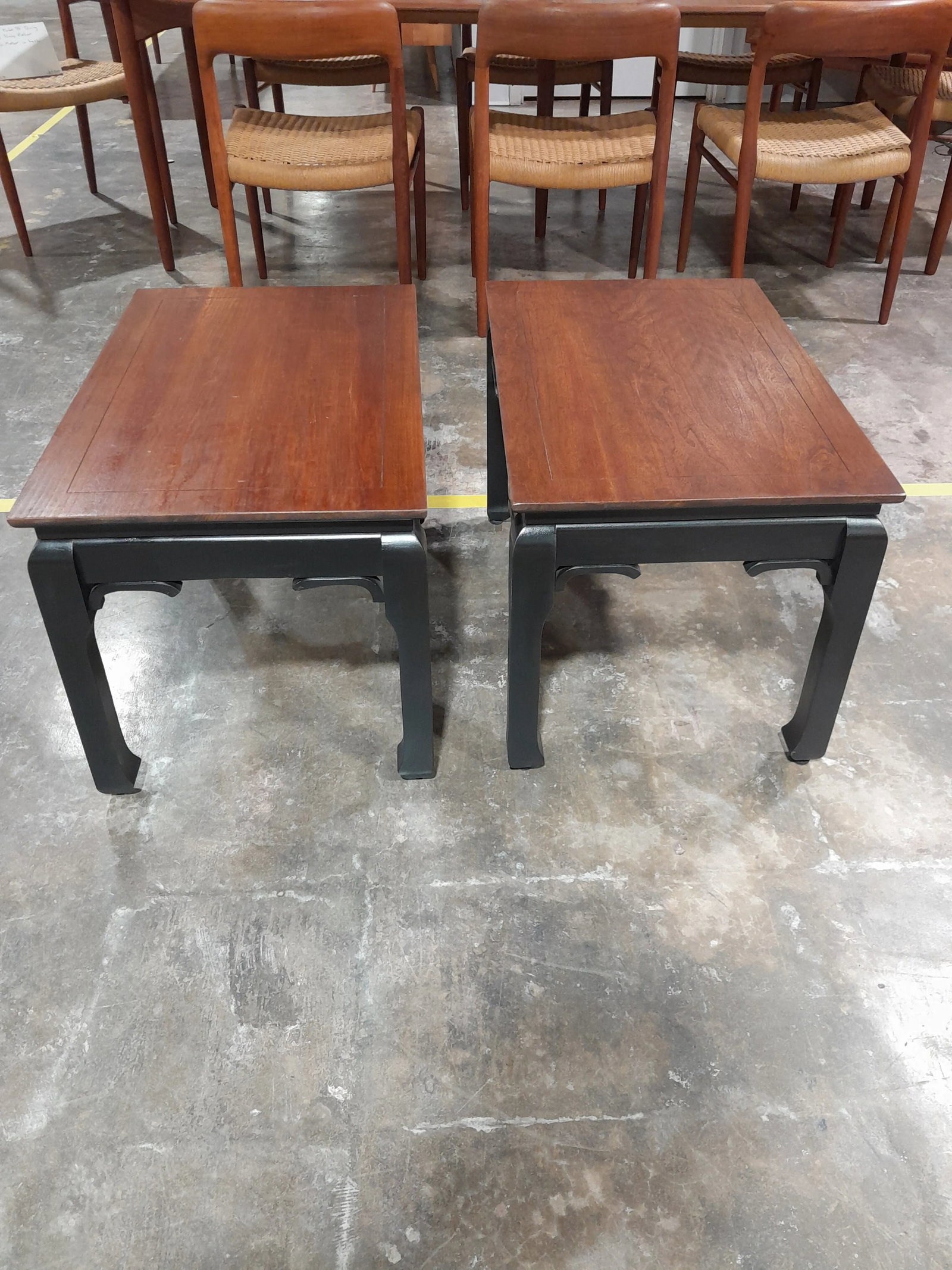 Restored Pair of Vintage 1960's Medallion Limited Two Tone Chow Side Tables With Walnut Top and Ebon - 7