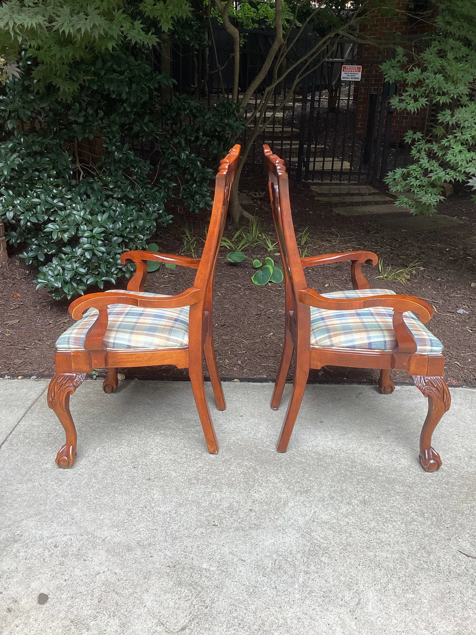 1990s Pair of Century Furniture Company Chinese Chippendale Armchairs With Madras Upholstered Seats - 3