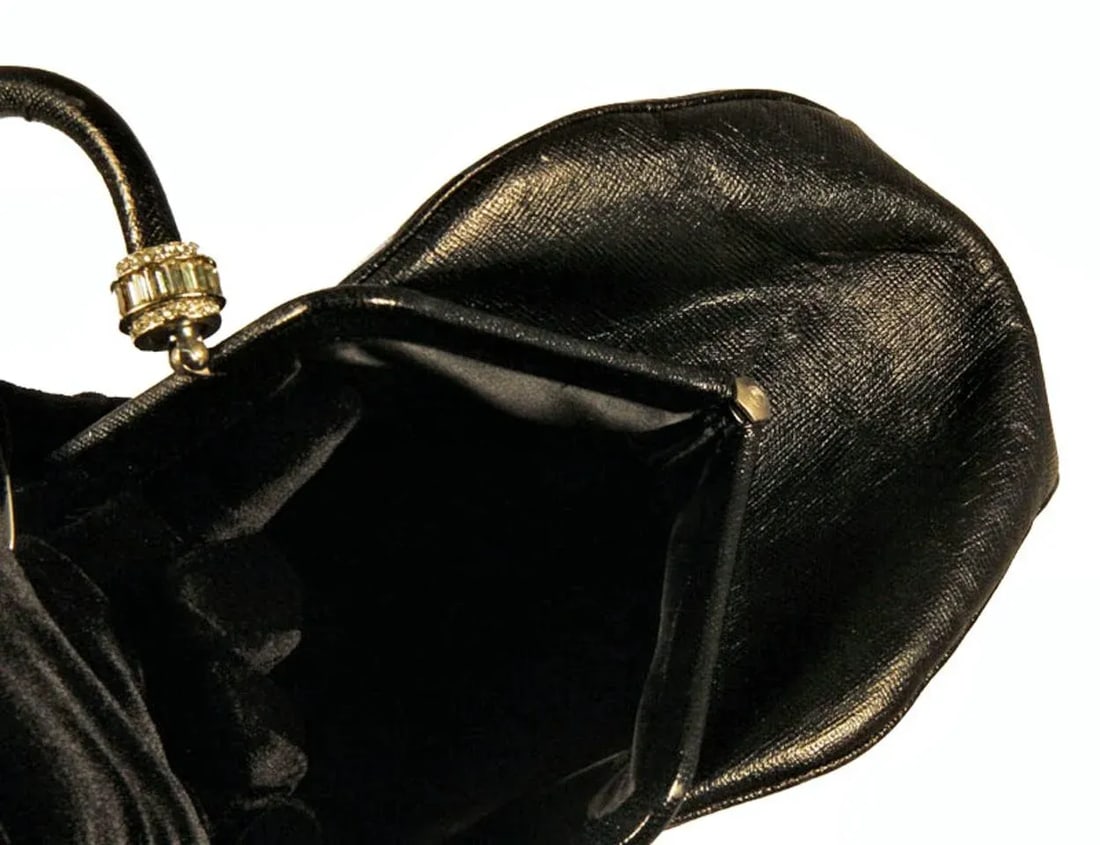 Bienen-Davis Black Leather Vintage Purse - 9