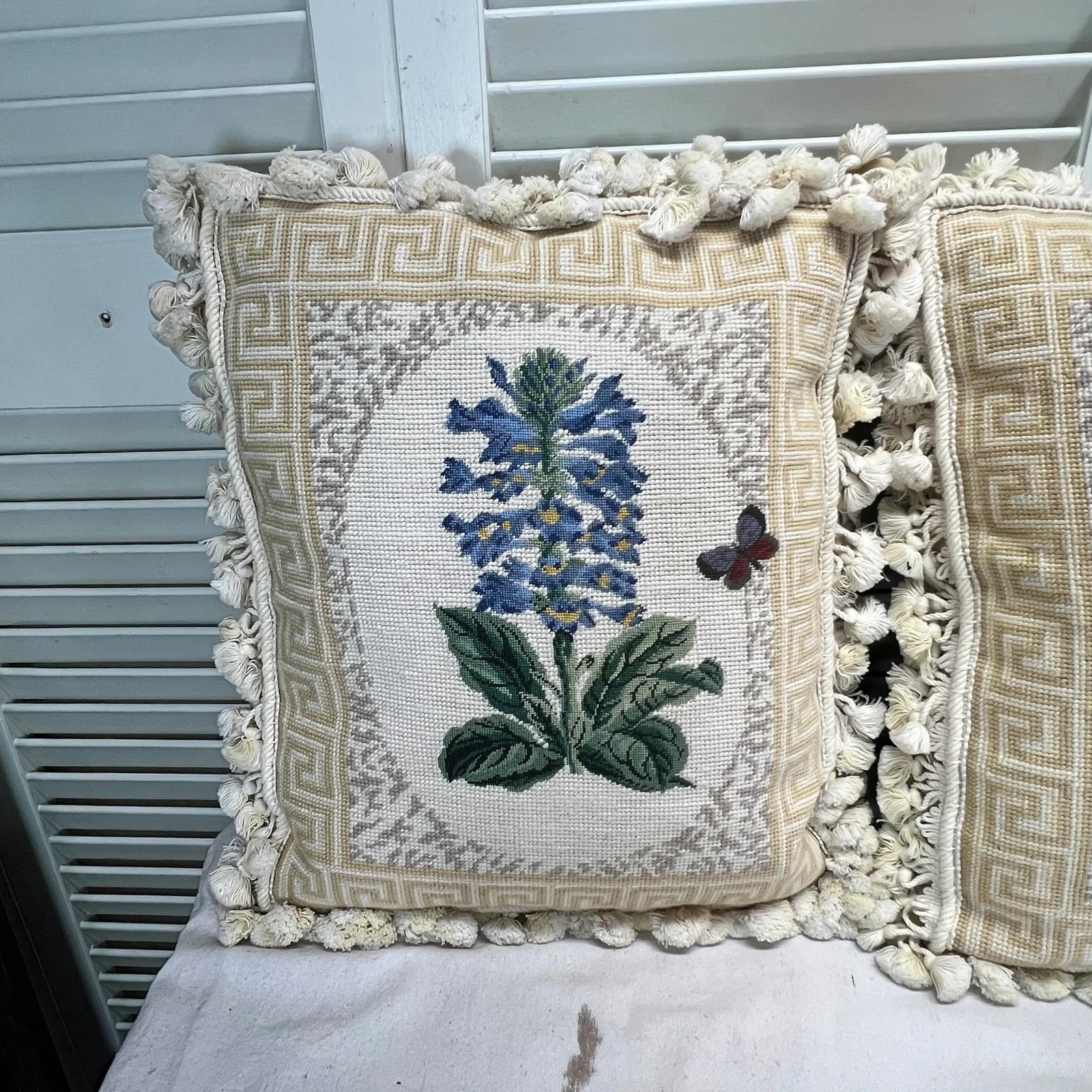 Vintage Needlepoint Petite Point Botanical Greek Key Border Floral Center Tassel Trim Down Filled Pi - 4