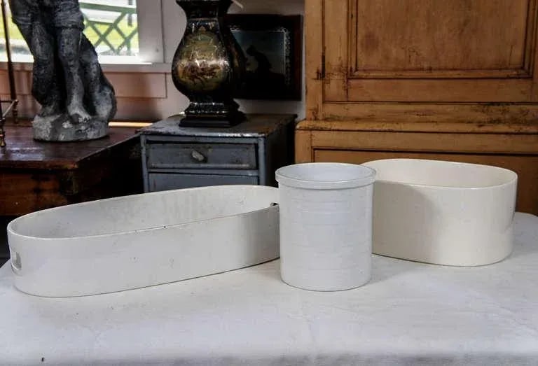 Three Ivory-Glazed Pottery Articles - 2