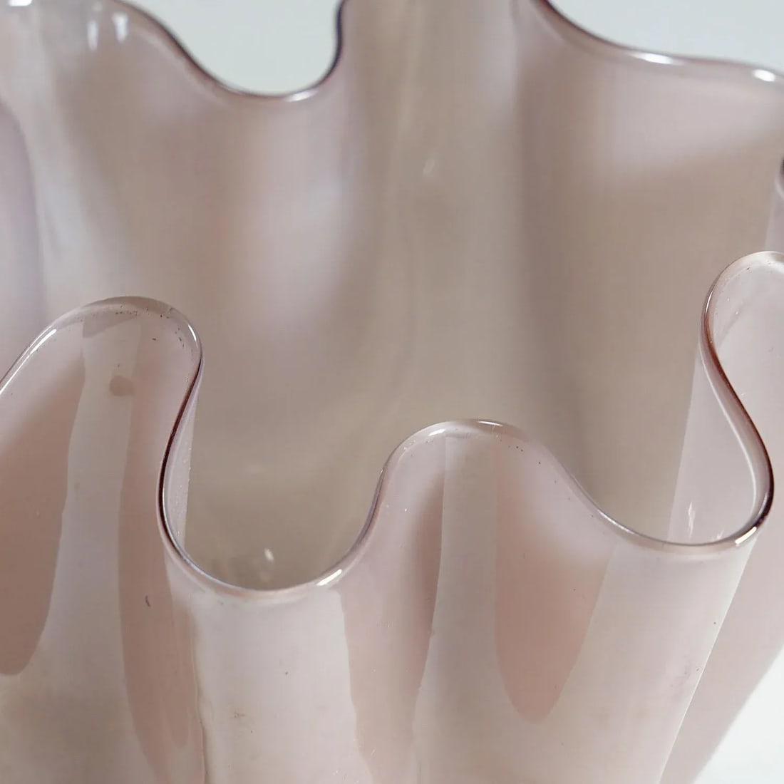 Venini Vase 'Fazzoletto Opalino', by Fulvio Bianconi 1950s - 4