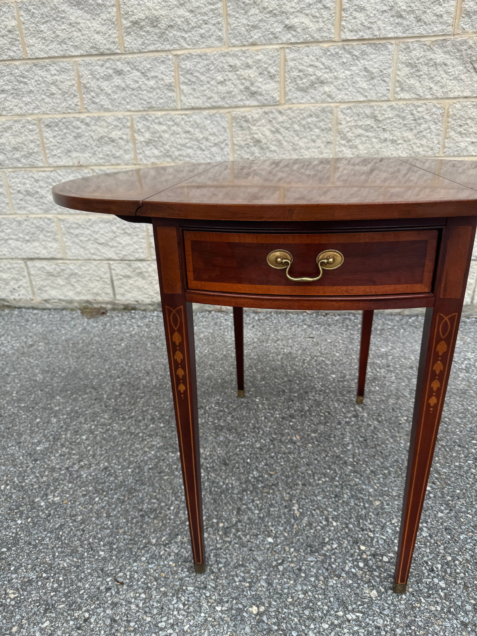 Pembroke Dropleaf Table American Masterpiece by Hickory - 3