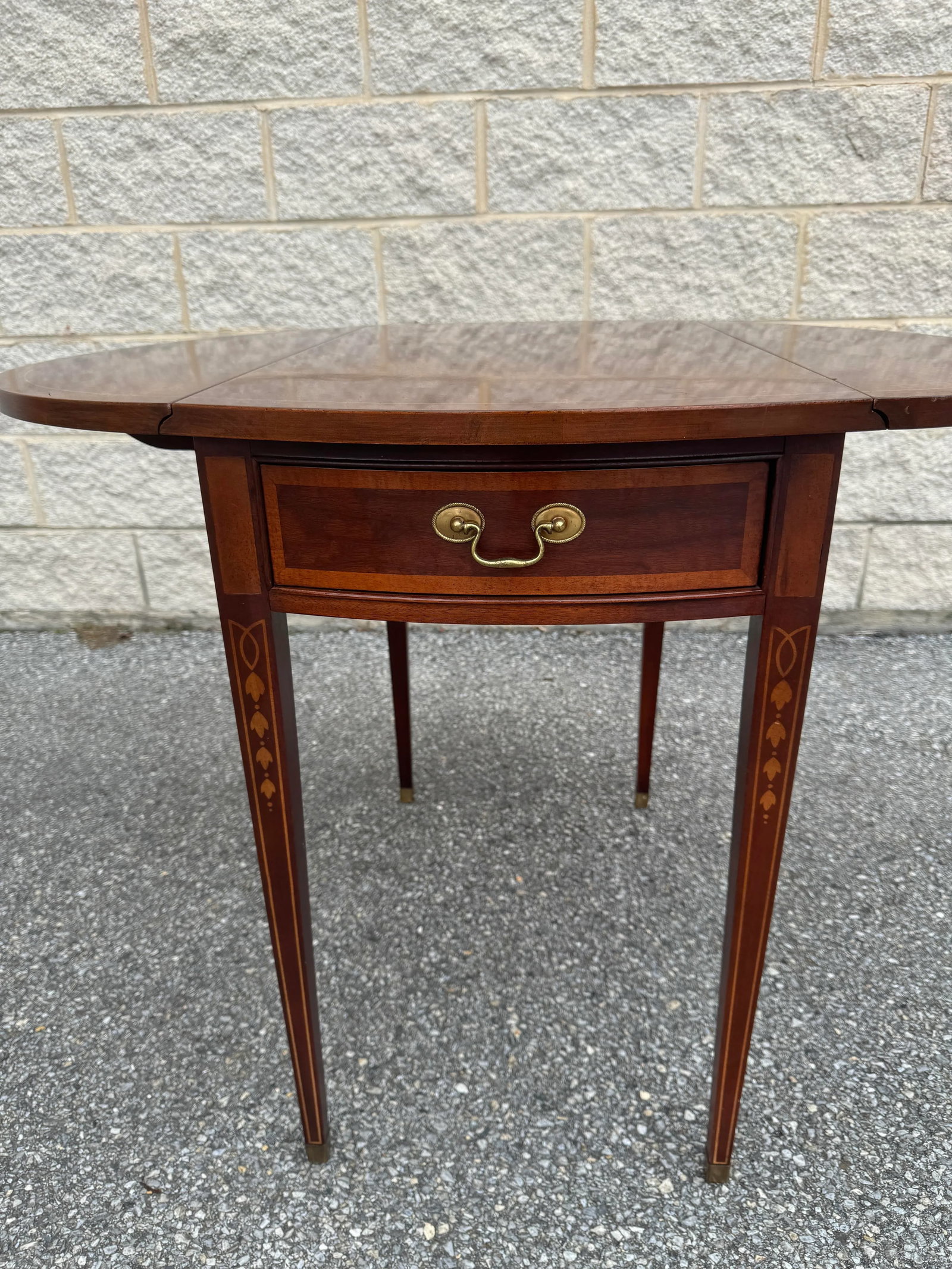 Pembroke Dropleaf Table American Masterpiece by Hickory - 5