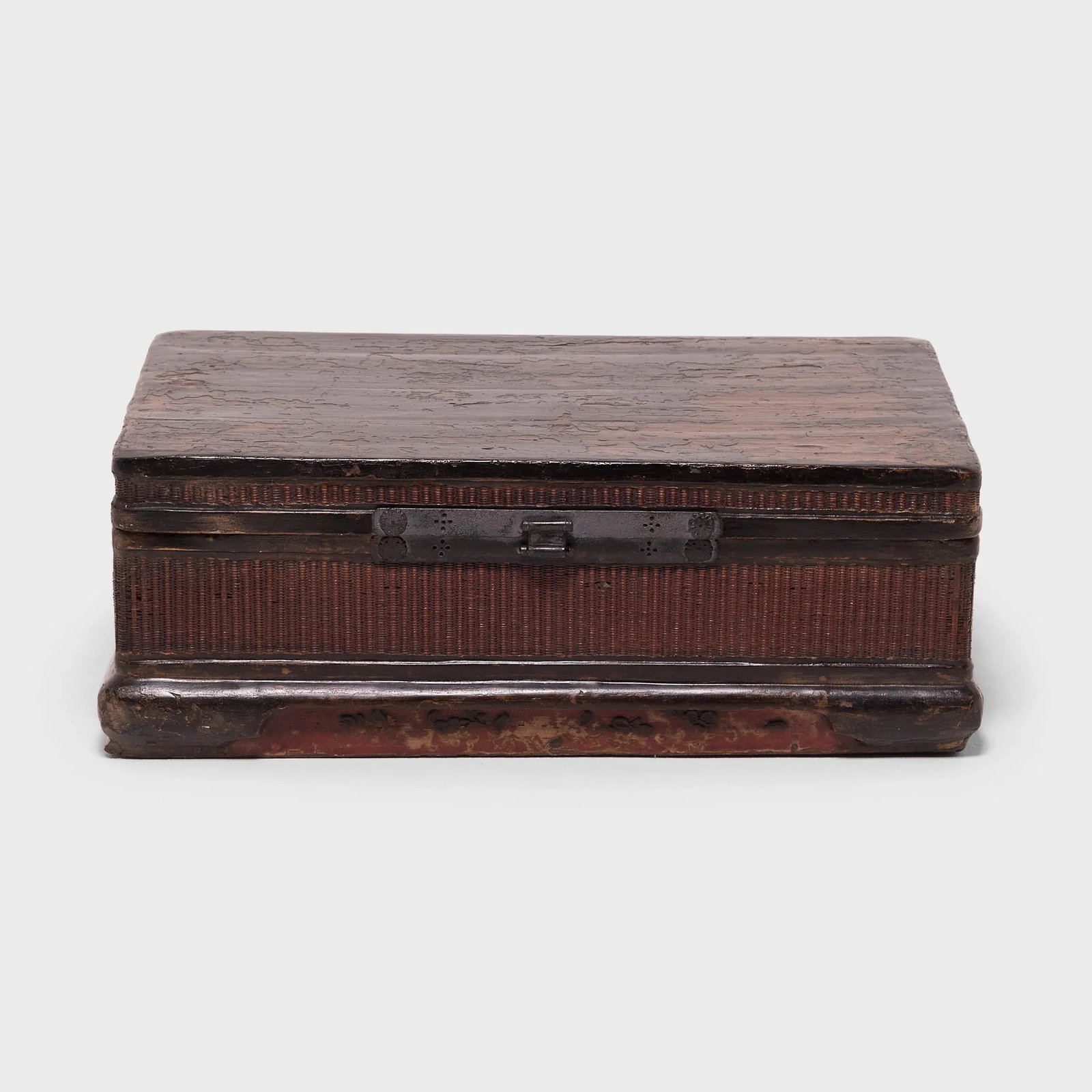 19th Century Chinese Fine Woven Lacquered Trunk - 11