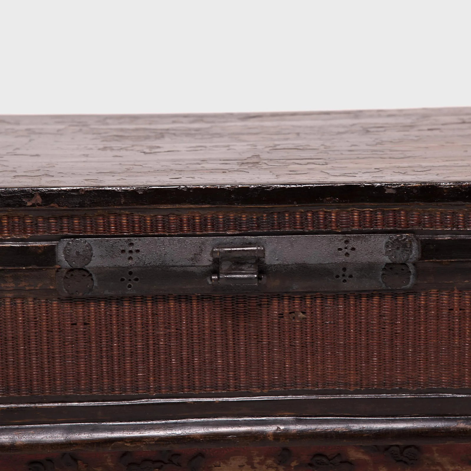 19th Century Chinese Fine Woven Lacquered Trunk - 9