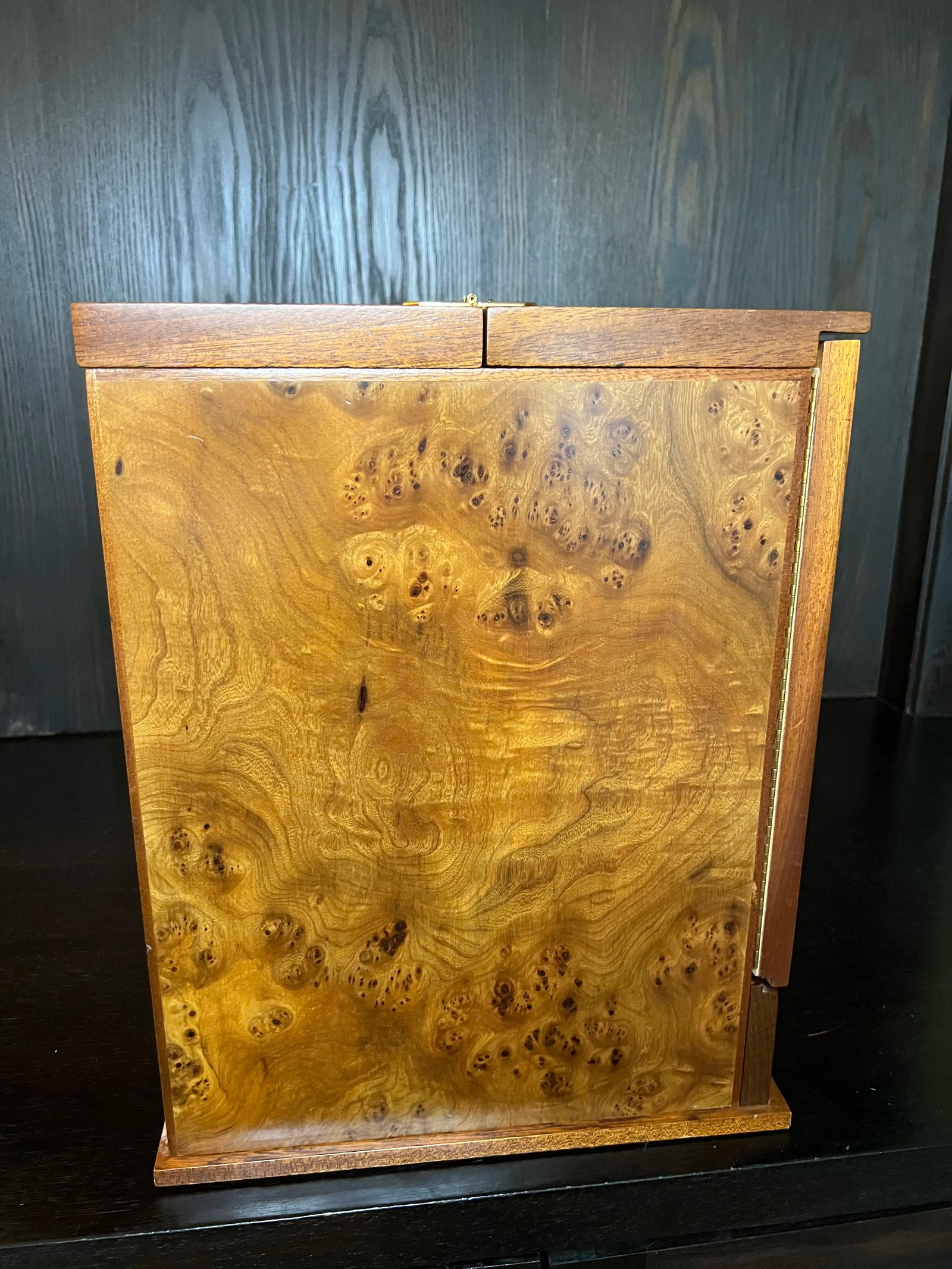 1990s Vintage Luxury Jewelry Case by Agresti of Florence, Italy, Hand-Crafted From Briarwood and Mah - 11