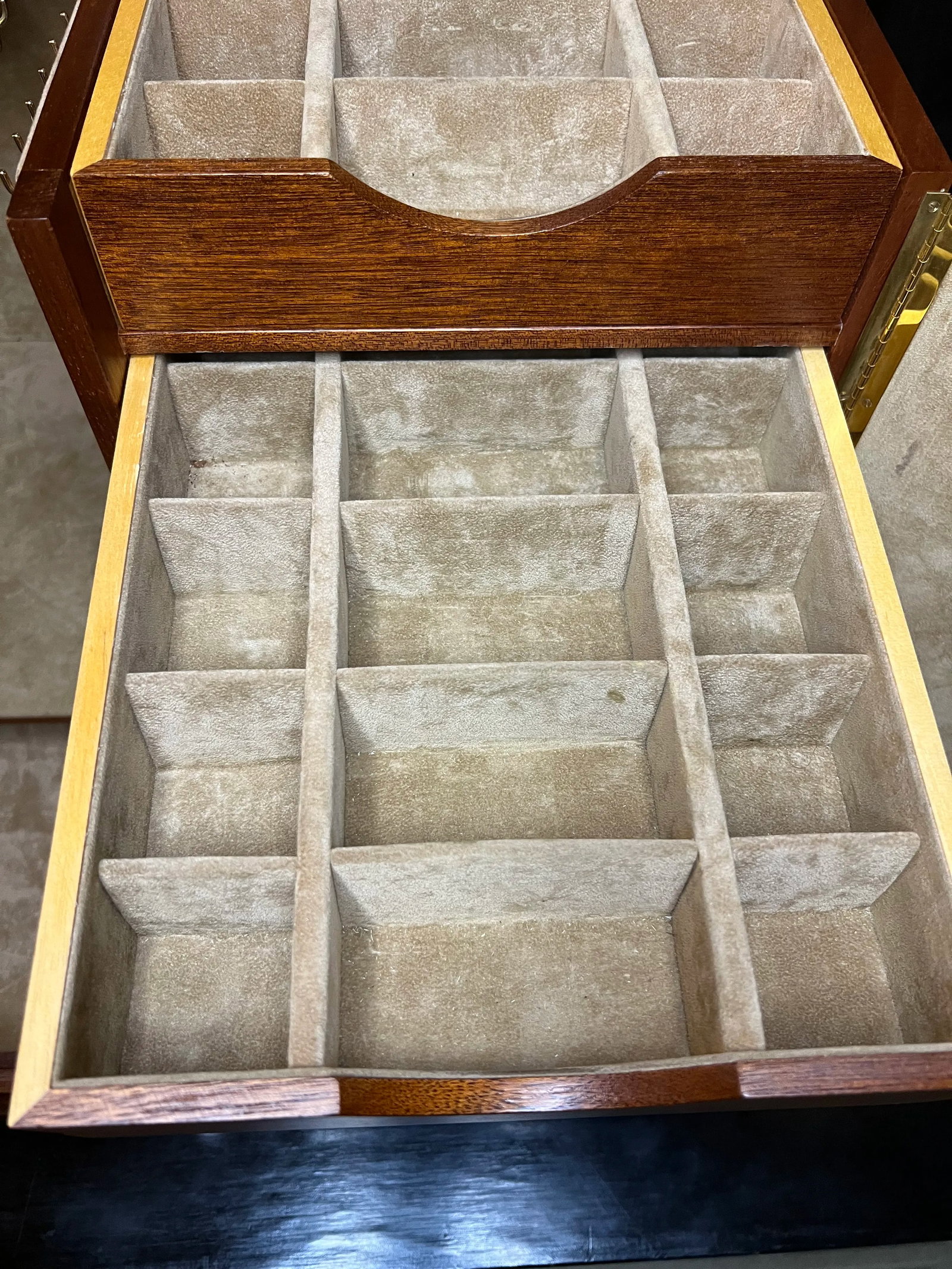 1990s Vintage Luxury Jewelry Case by Agresti of Florence, Italy, Hand-Crafted From Briarwood and Mah - 7