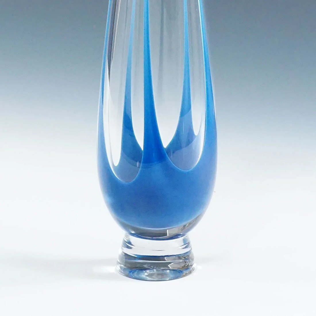 Vintage Art Glass Vase by Vicke Lindstrand for Kosta 1950s - 3