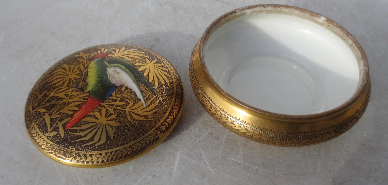 Limoge Porcelain Gilt Vanity Box - 3
