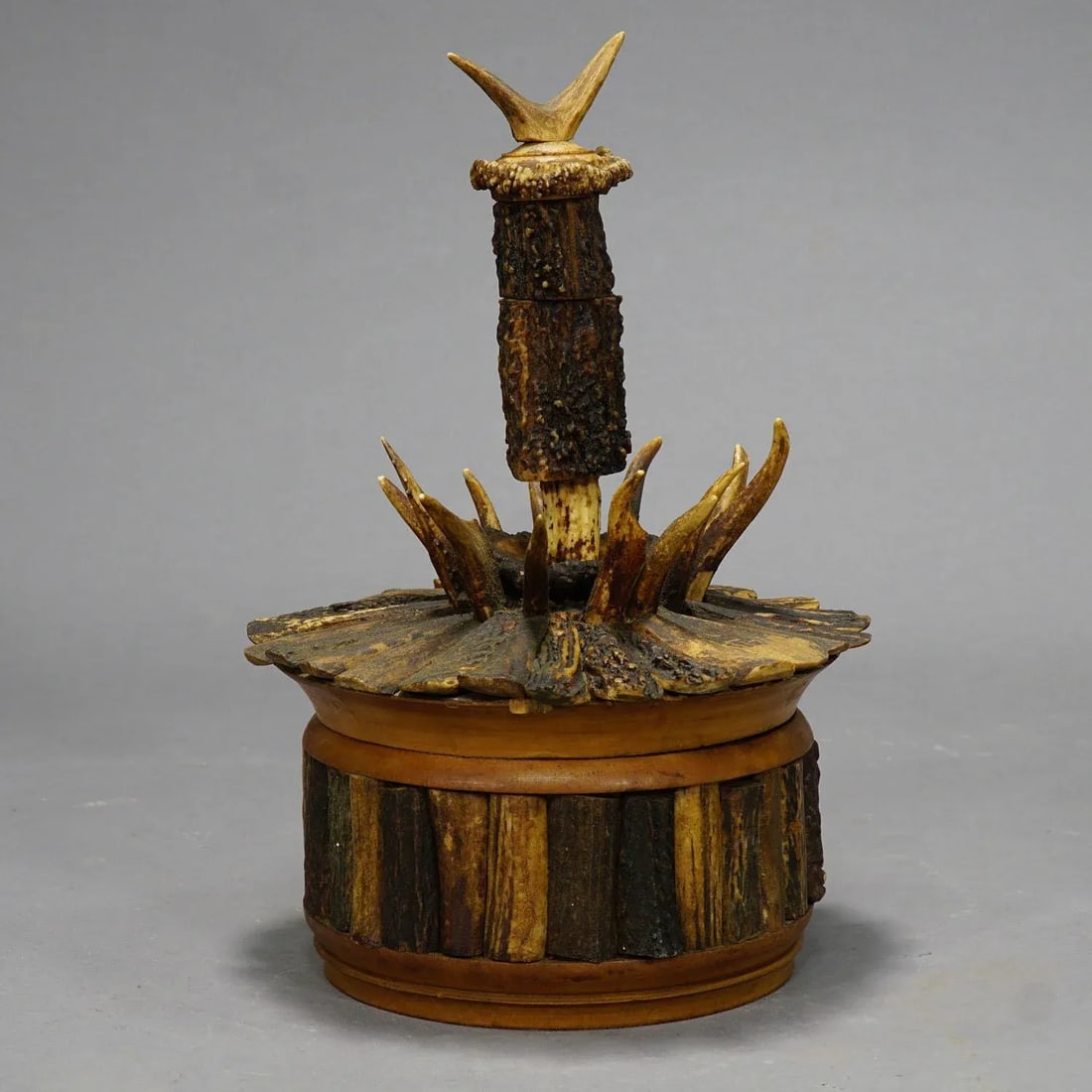 Cabin Decor Antler Humidor Ca. 1890/1900 - 4