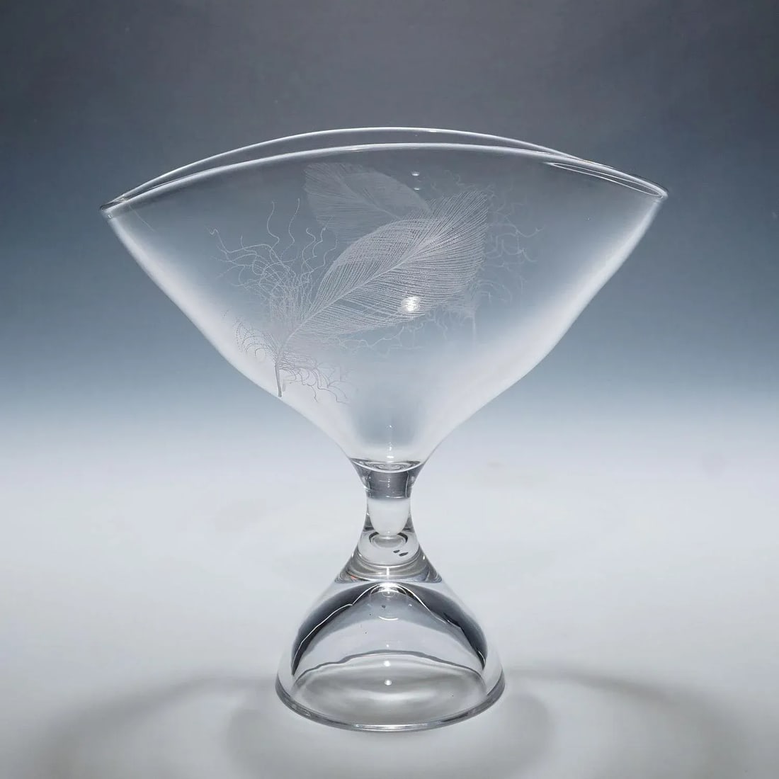 Footed Bowl With Feather Decoration by Vicke Lindstrand for Kosta 1950s - 2