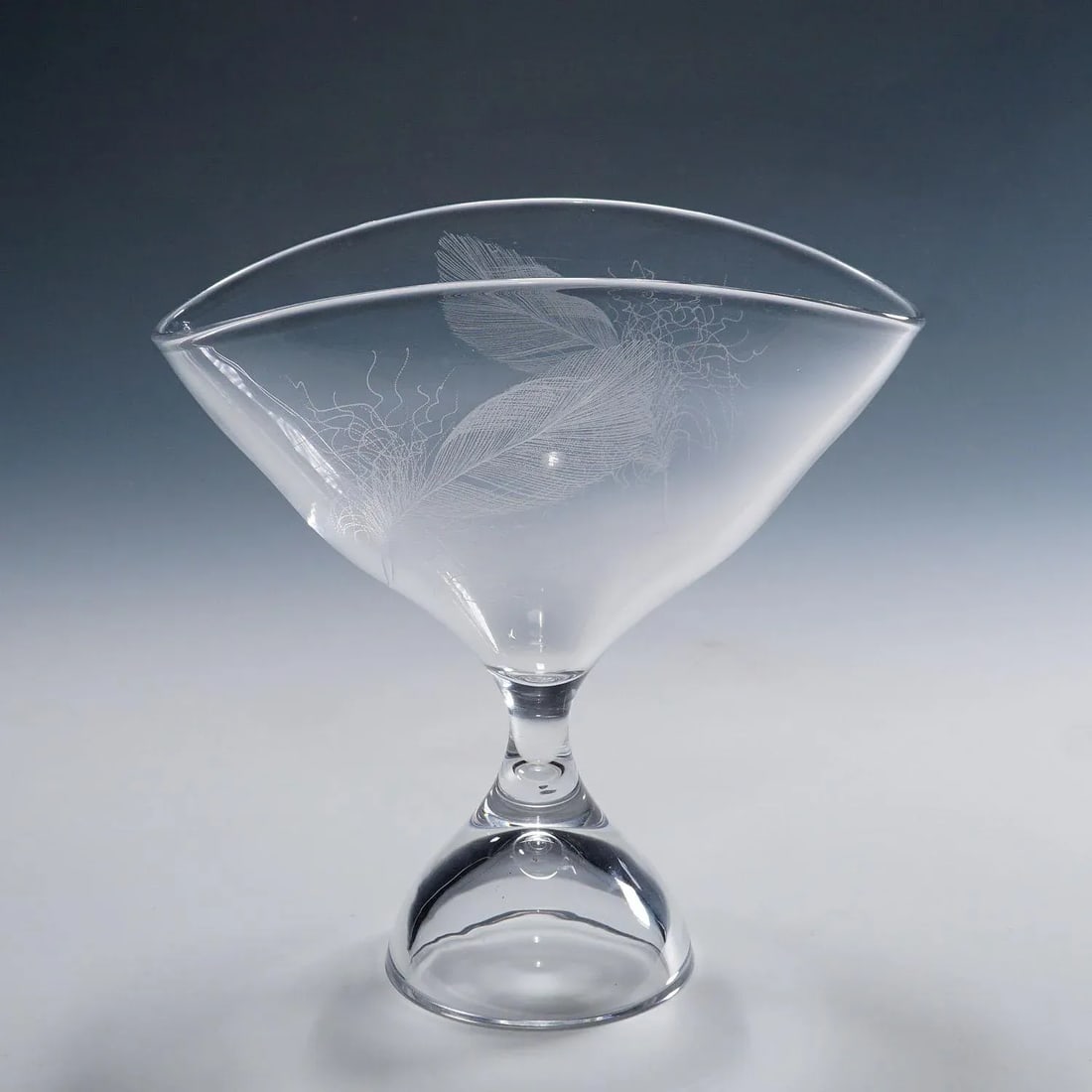 Footed Bowl With Feather Decoration by Vicke Lindstrand for Kosta 1950s - 3