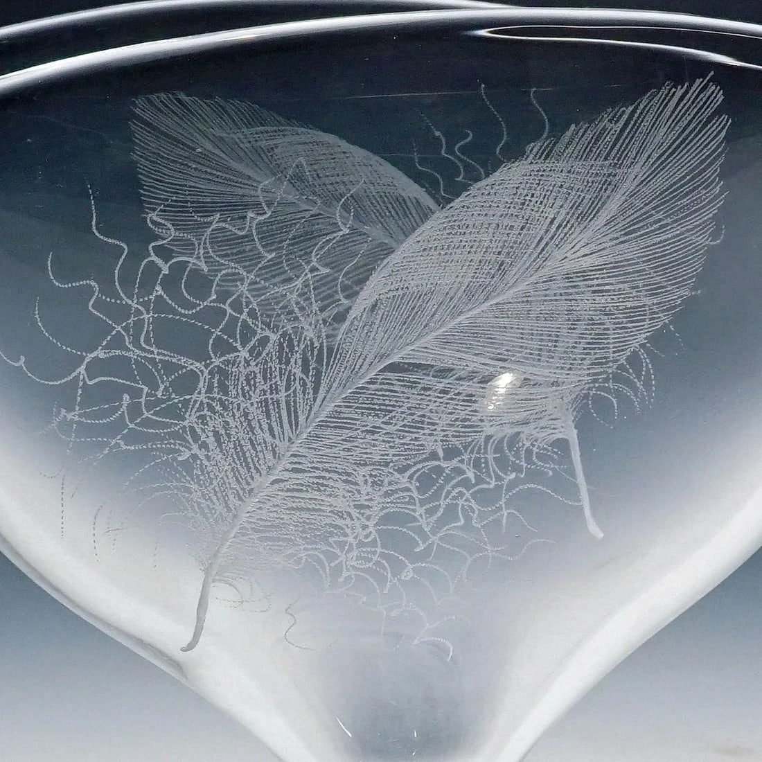 Footed Bowl With Feather Decoration by Vicke Lindstrand for Kosta 1950s - 7