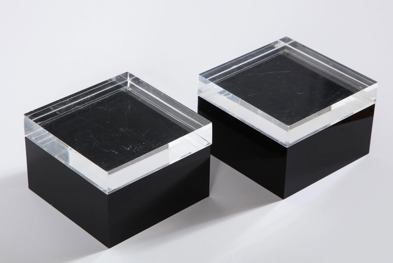 Pair of 1970s Albrizzi Black and Clear Lucite Boxes - 3