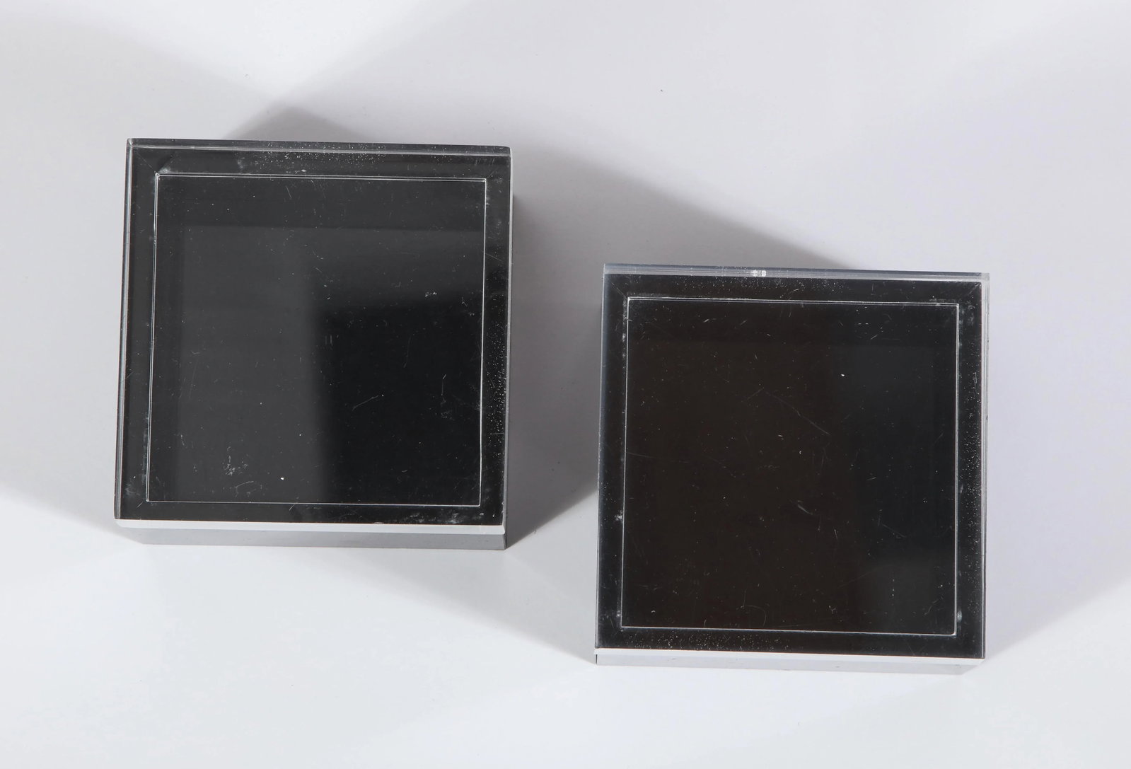 Pair of 1970s Albrizzi Black and Clear Lucite Boxes - 4