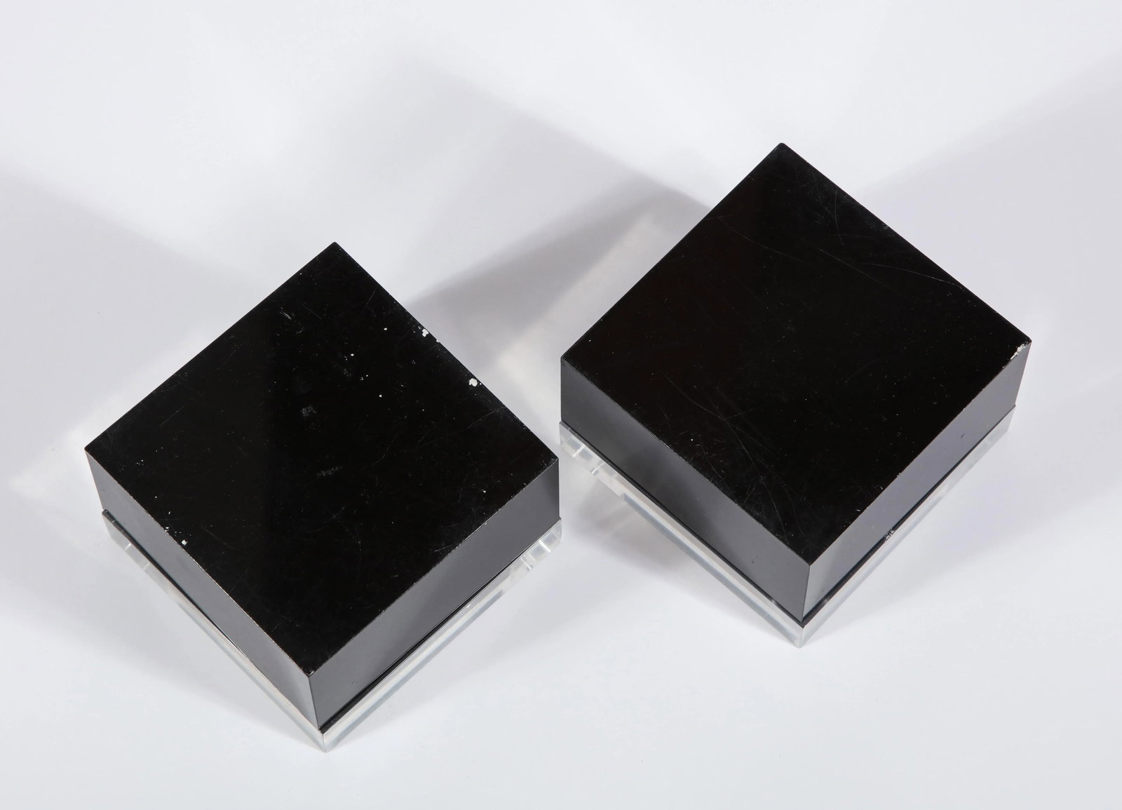 Pair of 1970s Albrizzi Black and Clear Lucite Boxes - 7