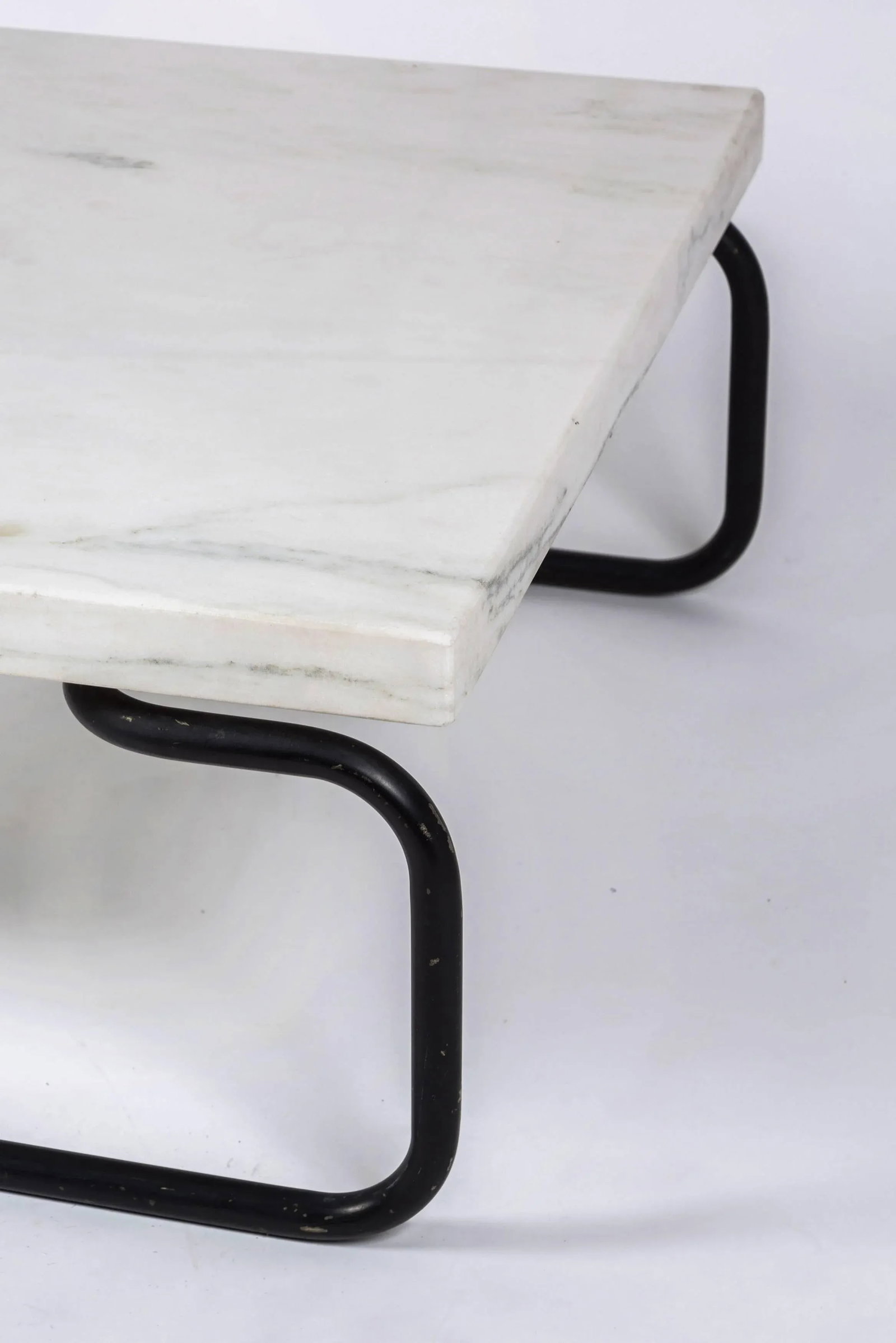 1960s Italian White Marble Coffee Table by Michael McCarthy for Cassina - 4