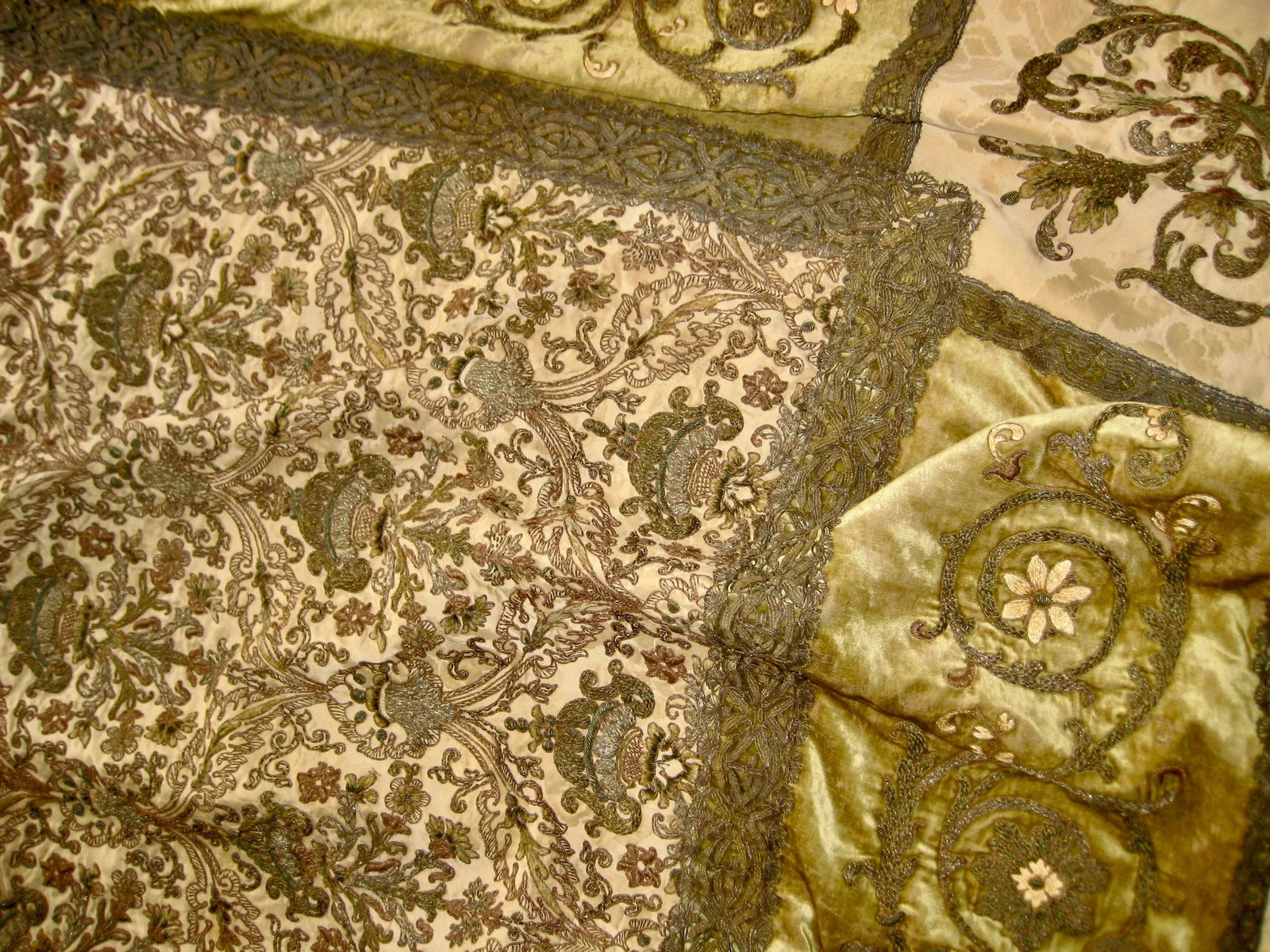 Late 19th Century Gold and Silver Embroidered Velvet Tablecloth or Cover - 10